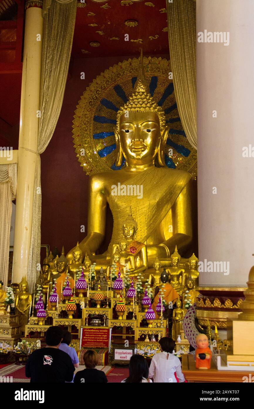 Statua Del Buddha D'Oro, Chiang Mai, Thailandia. Foto Stock