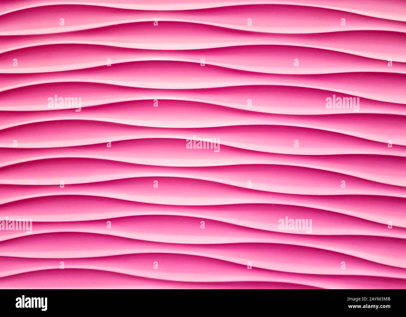 muro rosa astratto con forma a gesso onda per sfondo Foto Stock