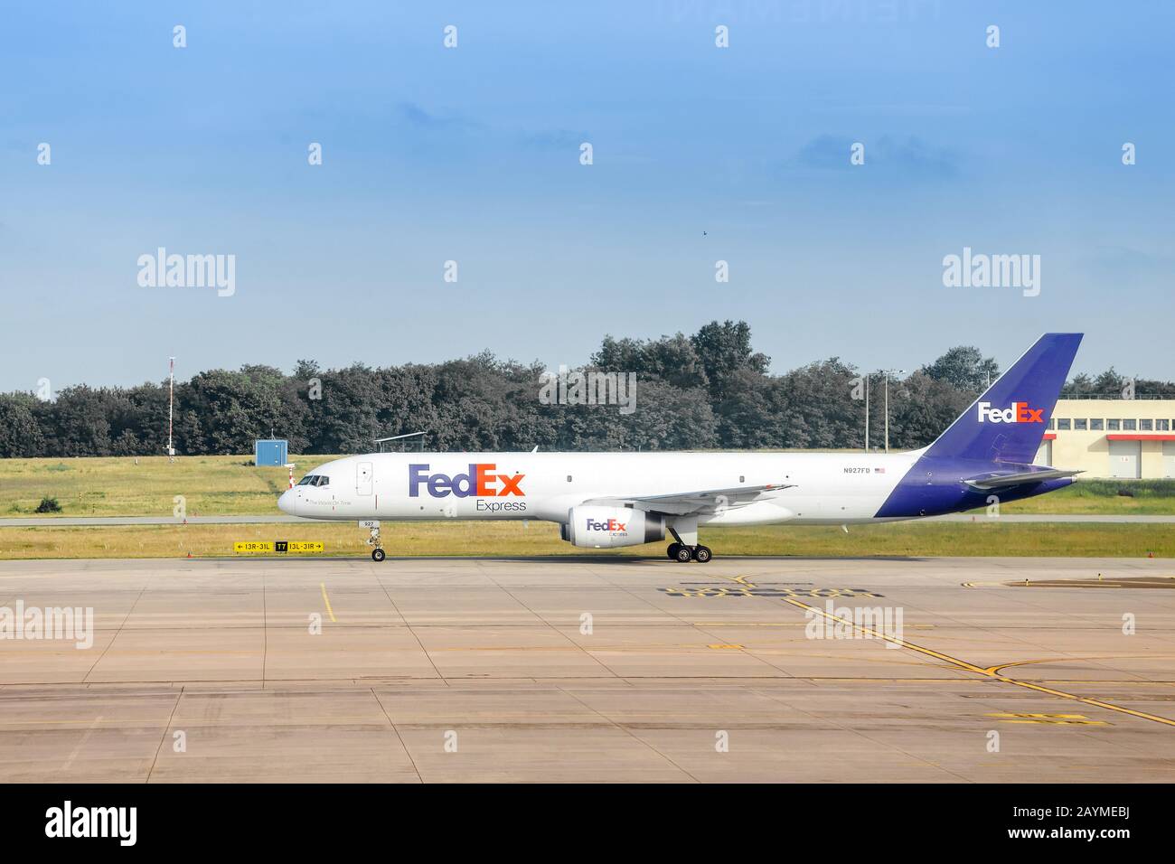 16 MAGGIO 2018, BUDAPEST UNGHERIA: Aereo alimentato ex cargo a terra all'aeroporto di Ferenz Liszt Foto Stock