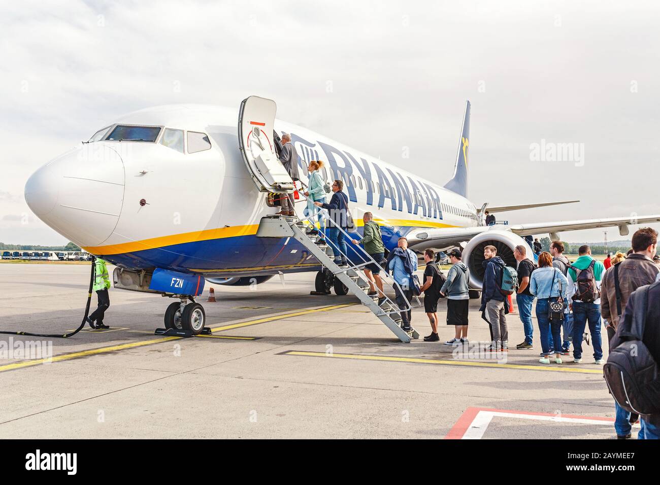 16 MAGGIO 2018, BUDAPEST UNGHERIA: Passeggeri a bordo di un aereo Ryanair per Berlino schoenefeld Foto Stock