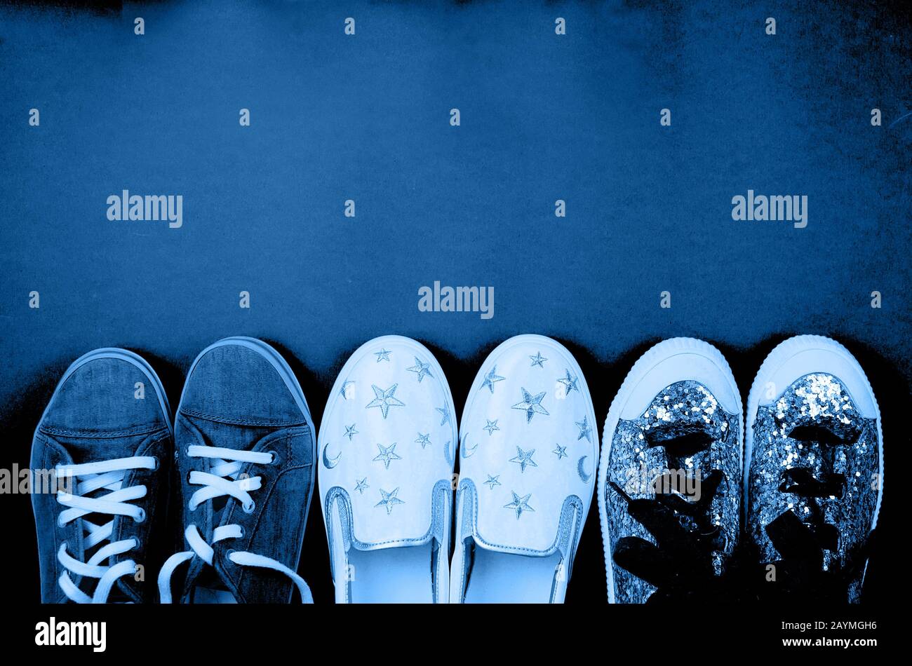 Scarpe di tela bianca elegante - foto d'archivio | Crushpixel