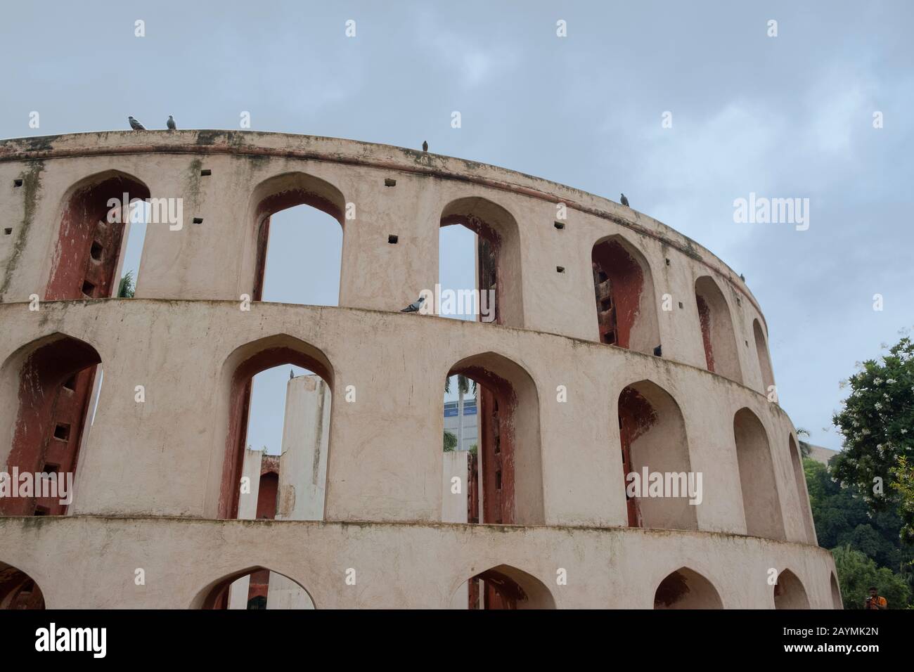 Rama Yantra, Jantar Mantar, Nuova Delhi. Il sito è uno dei cinque costruiti da Maharaja Jai Singh II di Jaipur, dal 1723 in poi. Foto Stock