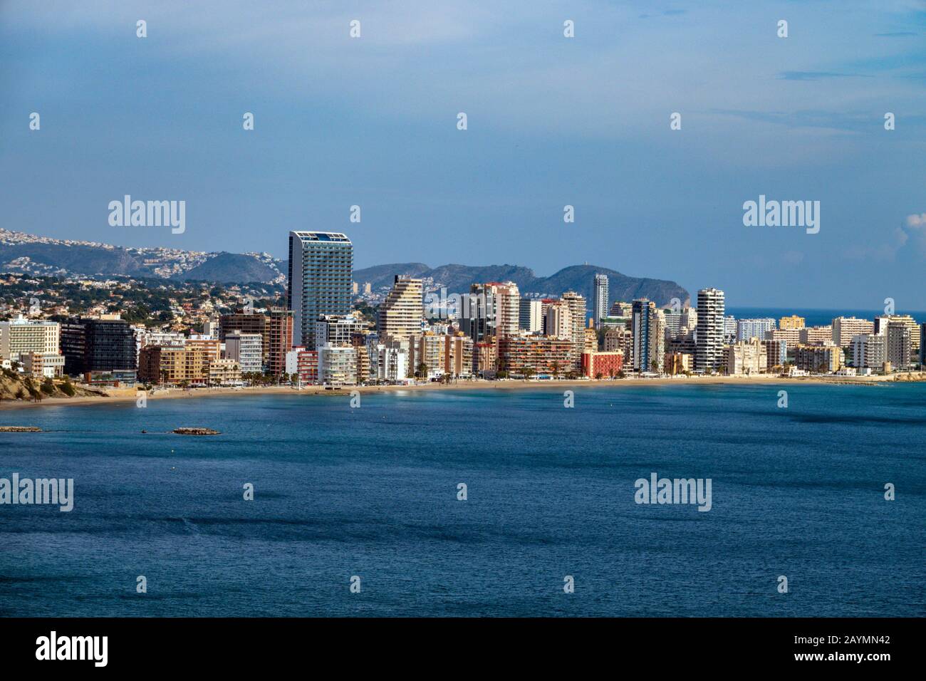Condomini lungo il lungomare, Calpe, Calp, Costa Blanca, Spagna Foto Stock