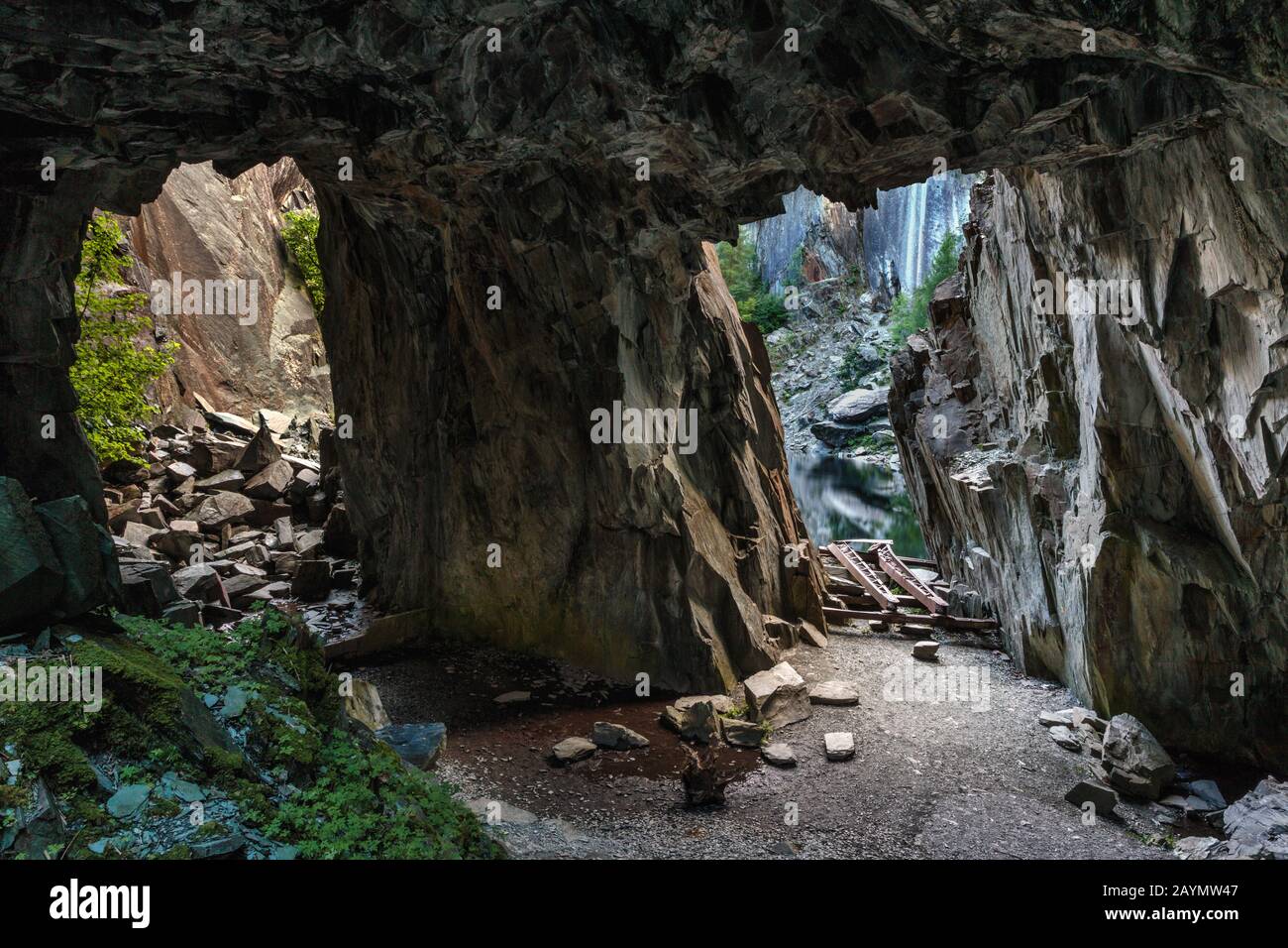Hodge Close cava, una ex miniera di ardesia nella valle di Tilberthwaite, Lake District, Cumbria, Inghilterra, Regno Unito Foto Stock