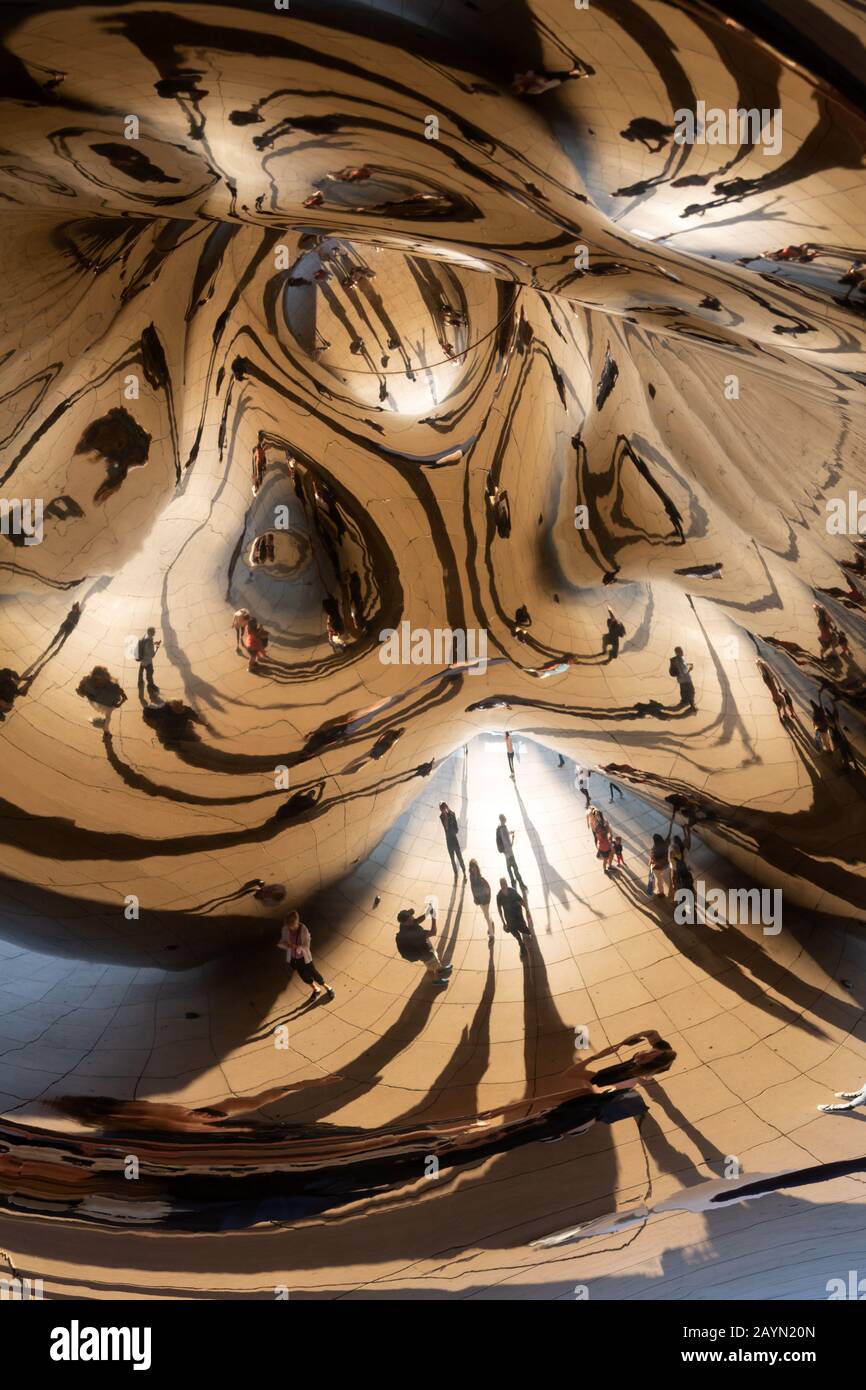 Reflections In Cloud Gate ( The Bean ) Chicago, Usa Foto Stock