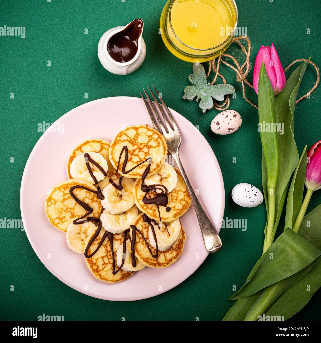 Colazione sana con pancake caldi appena fatti Foto Stock