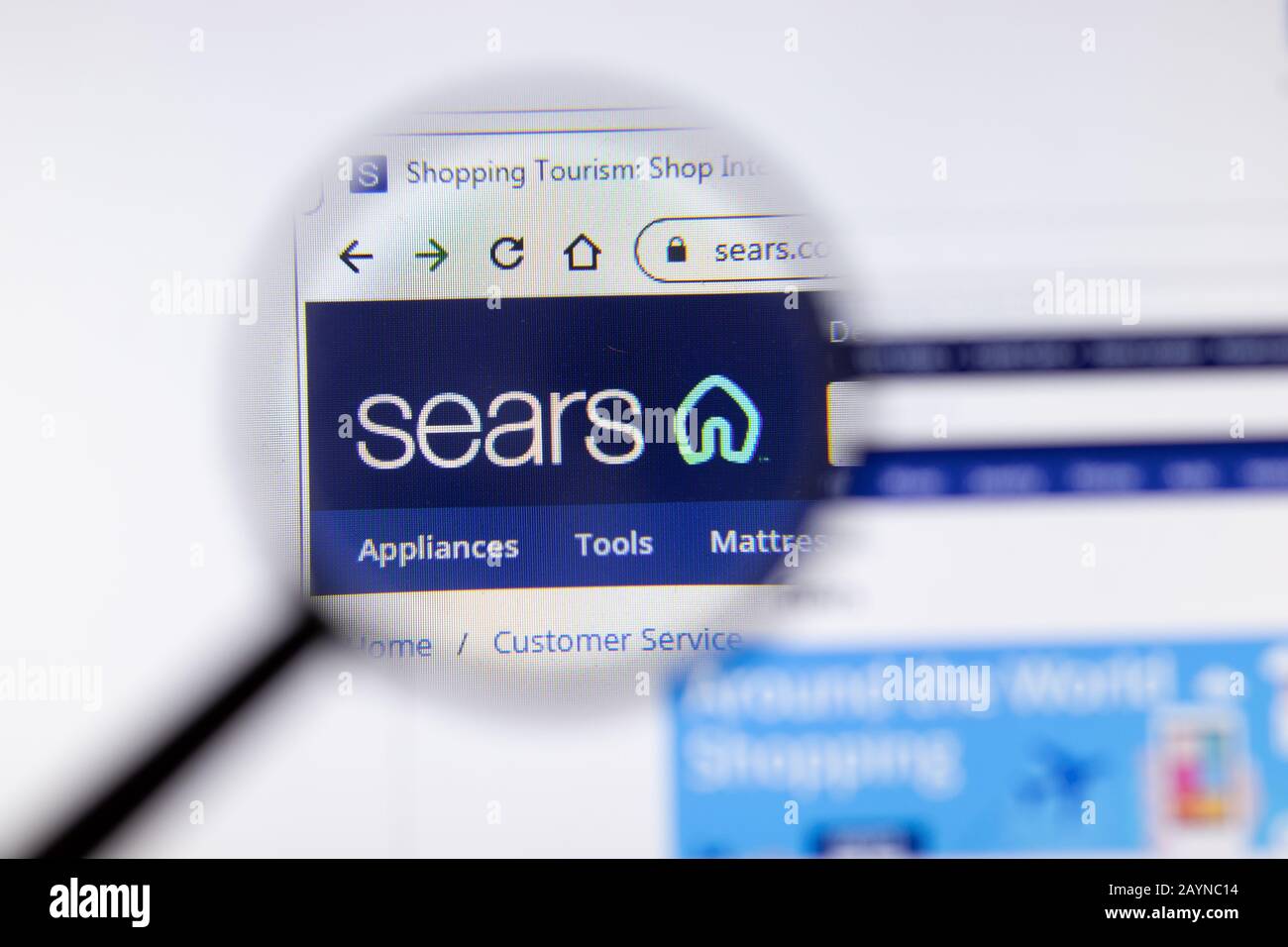 San Pietroburgo, Russia - 18 febbraio 2020: Logo della pagina del sito web della Sears Company sul display del laptop. Schermata con icona, editoriale Illustrativo Foto Stock