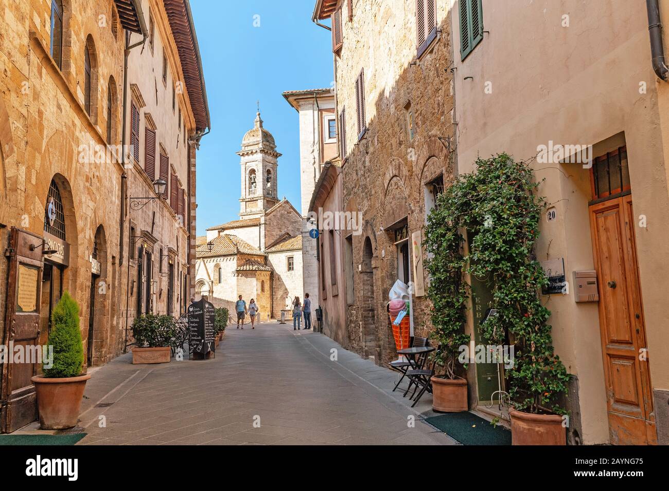 18 OTTOBRE 2018, SAN QUIRICO D ORCIA, ITALIA: Antica città della regione di Siena in Toscana Foto Stock