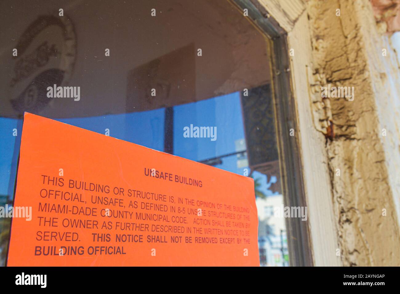 Miami Beach Florida, cartello, edificio non sicuro, violazione del codice della città, FL101231022 Foto Stock