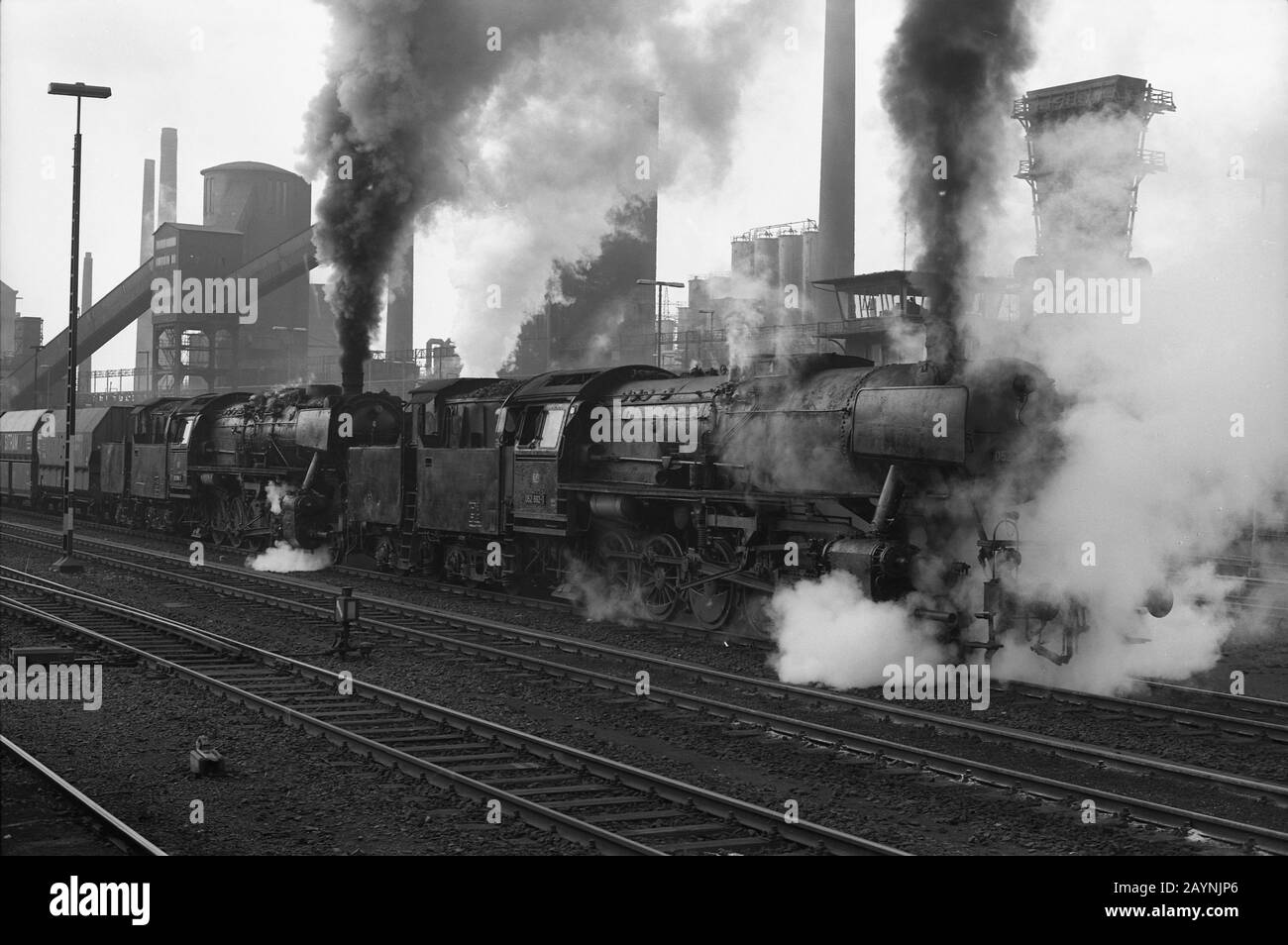Tedesco locomotive a vapore impianto di coking EBV ad Alsdorf, Germania, nei pressi di Aachen nel 1975 inquinamento del carbone Germania. Germania occidentale 1970s Europa inquinamento europeo carbone industriale cambiamenti climatici crisi Foto Stock