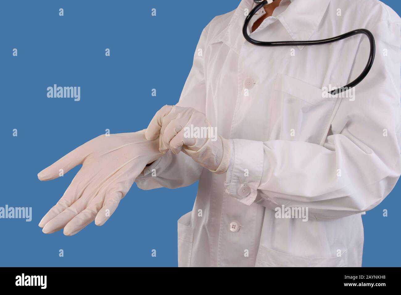 Arzt mit Handschuhe Foto Stock