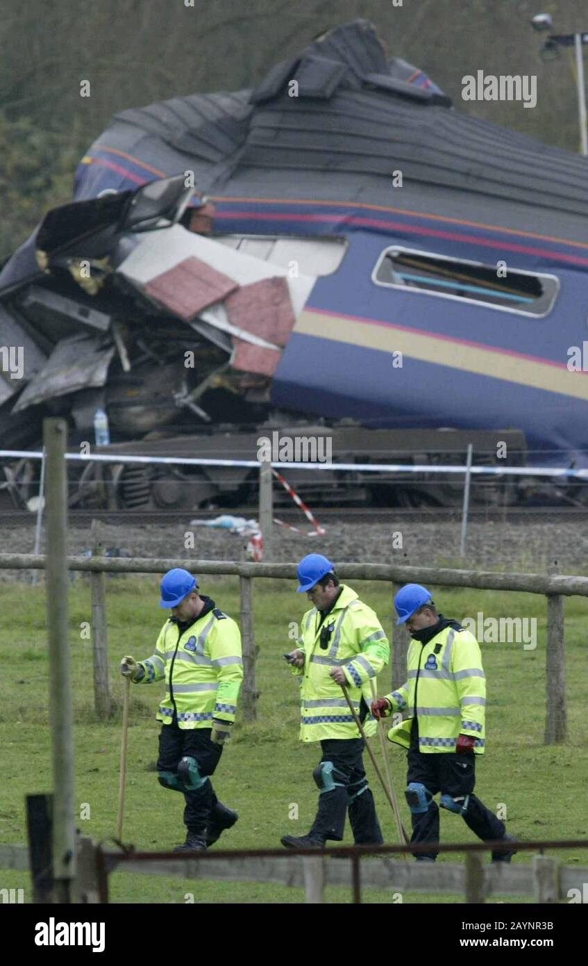 Il 6 novembre 2004 alle 18:12 il servizio 17:35 da London Paddington a Plymouth, si scontrò con una macchina ferma a un livello automatico che attraversava vicino al villaggio Berkshire di Ufton Nervet. L'inquest ha concluso che il crash è stato causato da Brian Drysdale, uno chef che lavora al Wokefield Park Hotel a 3 miglia di distanza, suicidandosi parcheggiando la sua auto sull'incrocio. Foto Stock