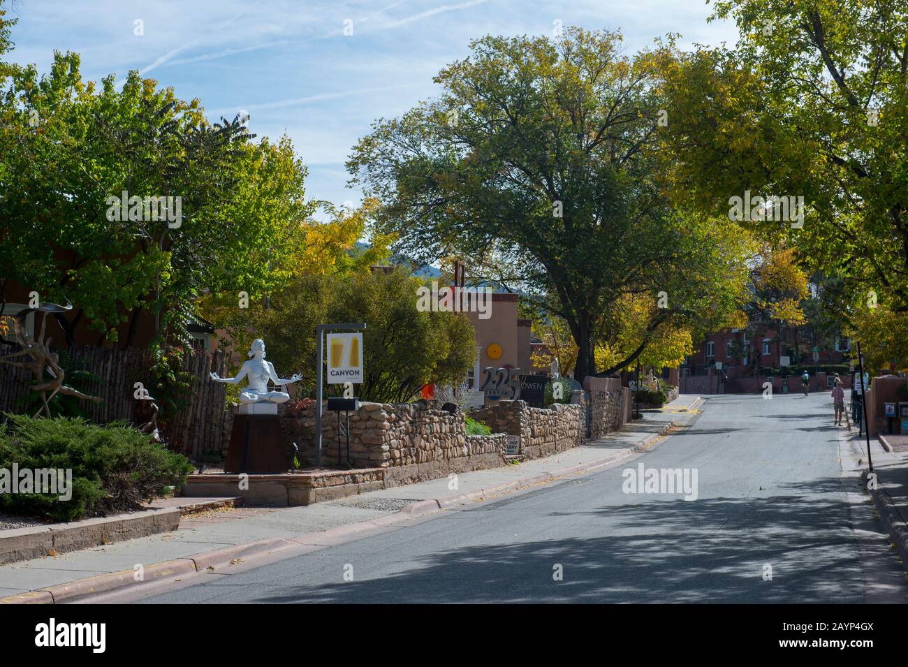 Gallerie d'arte lungo Canyon Road a Santa Fe, New Mexico. Foto Stock