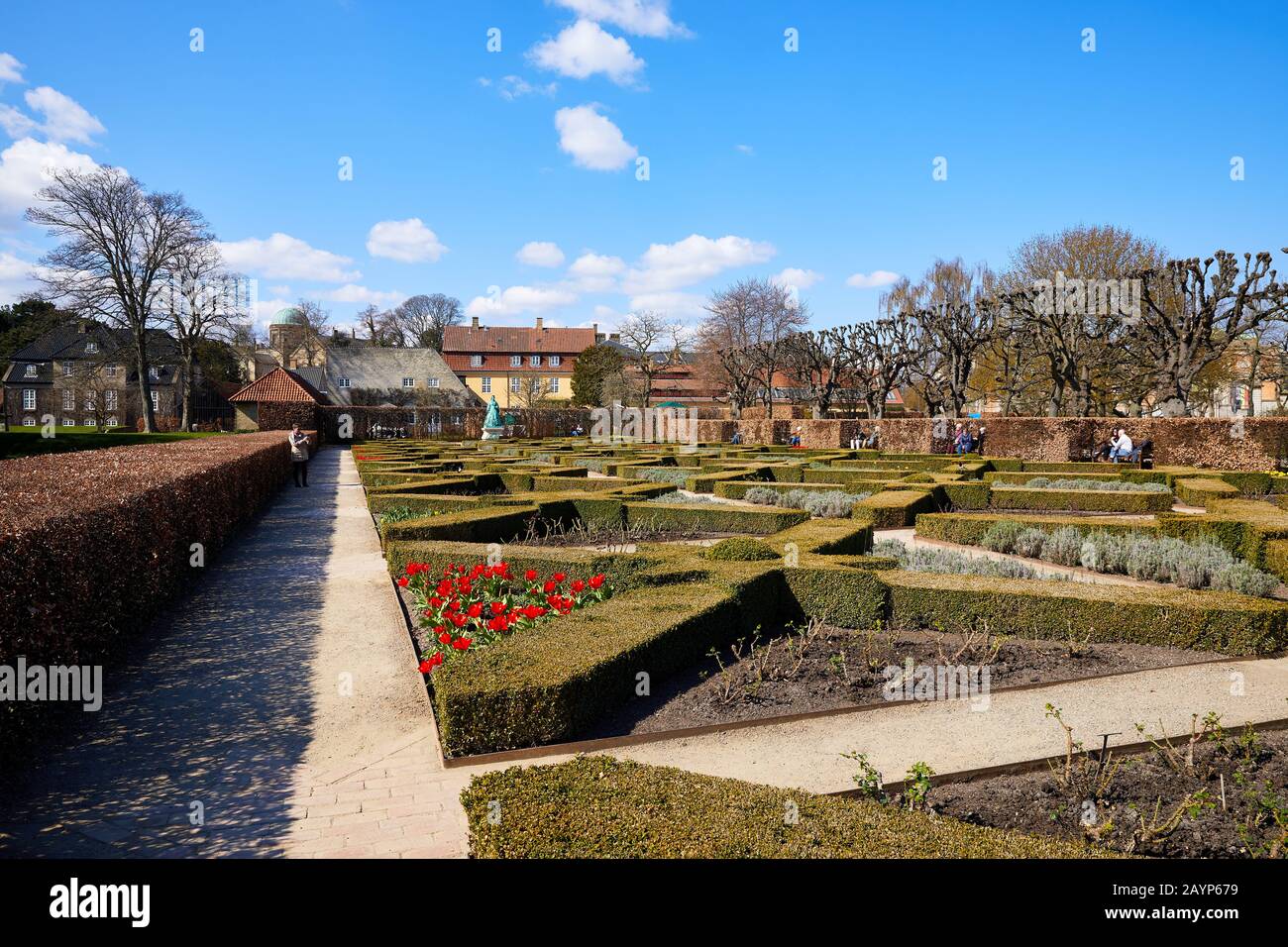 Il Giardino Delle Rose (Rosenhaven) Nei Giardini Del Castello Di Rosenborg, All'Inizio Della Primavera; Copenhagen, Danimarca Foto Stock