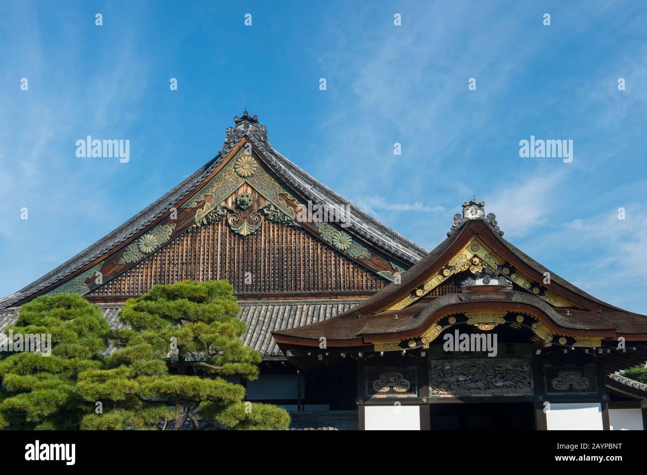 Dettaglio del tetto del Castello Nijo a Kyoto, Giappone. Foto Stock