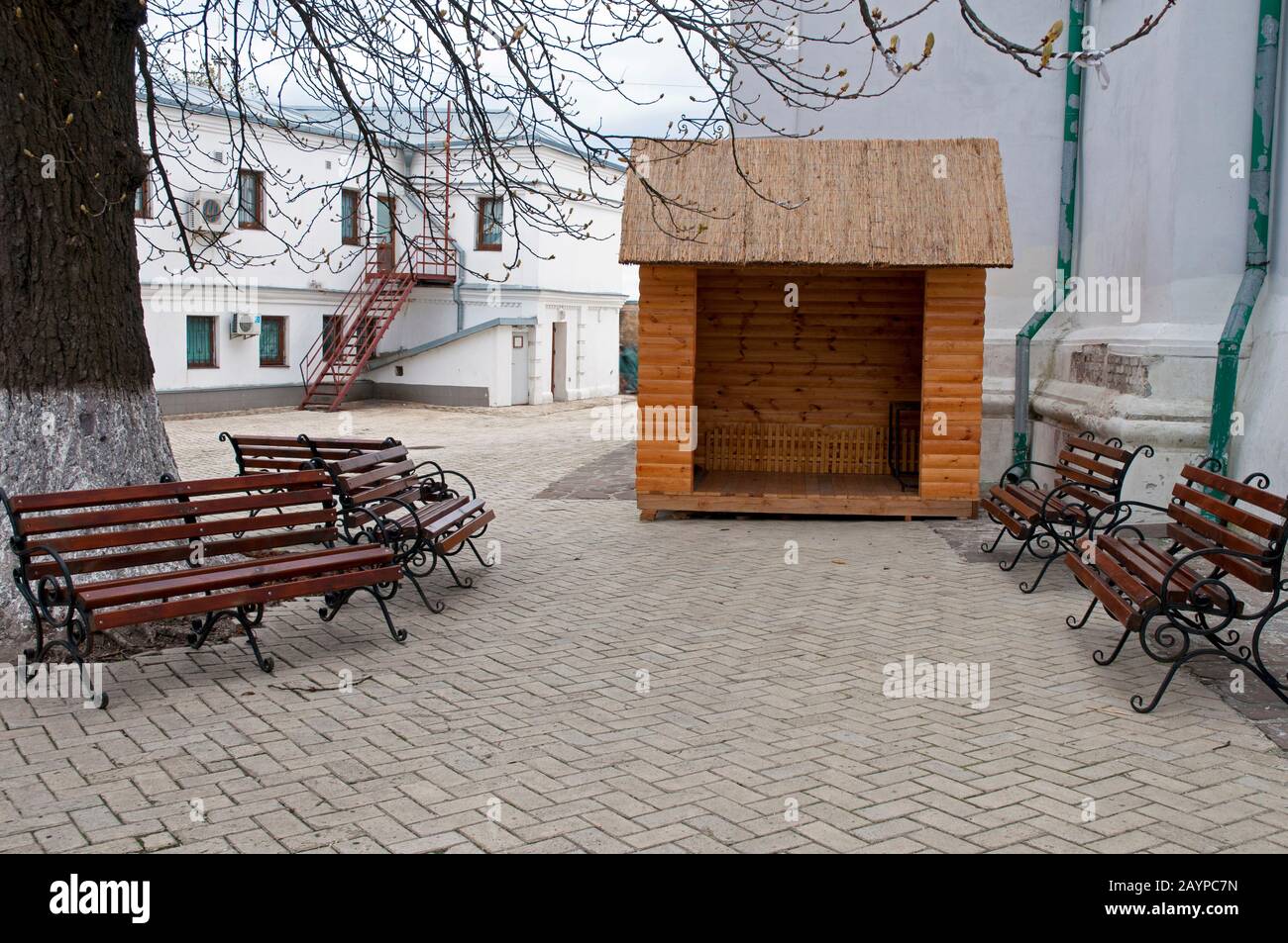 i padiglioni di parchi, piazze, terrazze in città e case private Foto Stock