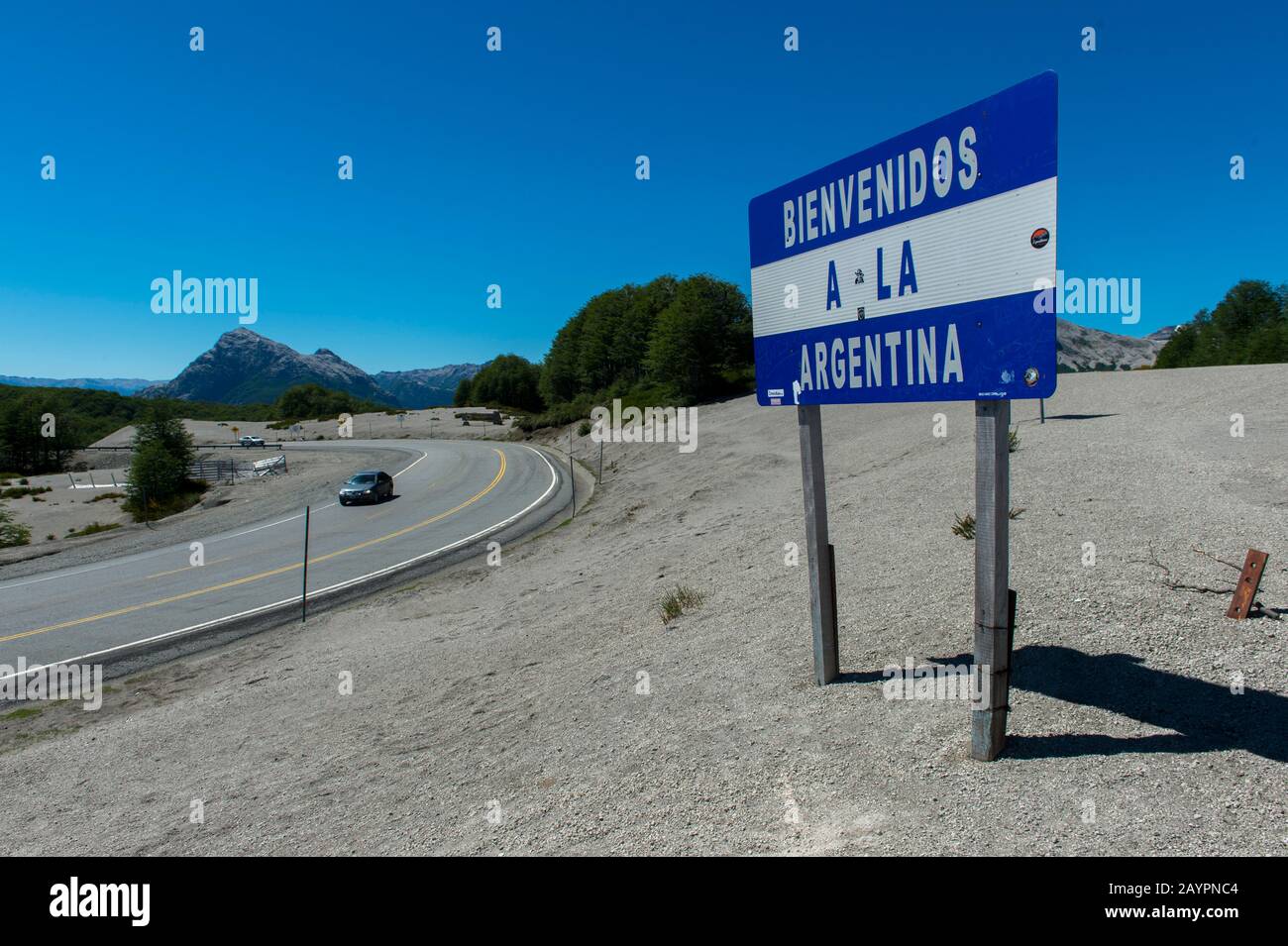 Cenere vulcanica dall'eruzione del Puyehue-Cordón Caulle del 2011 al Passo Cardenal Antonio Samoré, uno dei principali passi di montagna attraverso il so Foto Stock