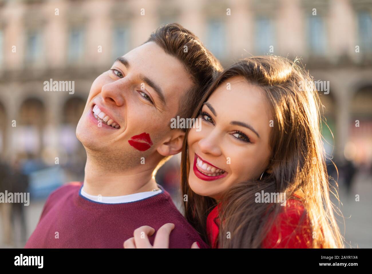 Lipstick kiss on the cheek immagini e fotografie stock ad alta risoluzione  - Alamy