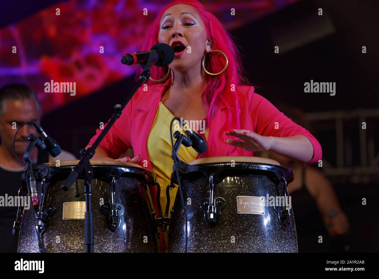 Montreal, Canada. La cantante pop canadese Elizabeth Blouin-Braithwaite si esibisce allo spettacolo Supernovas di Montreal. Foto Stock