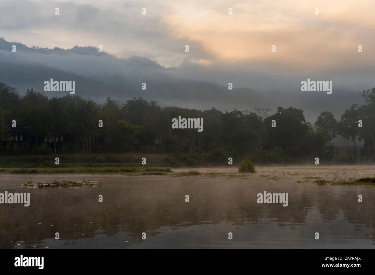 Mattina presto sul lago Inle in Myanmar. Foto Stock