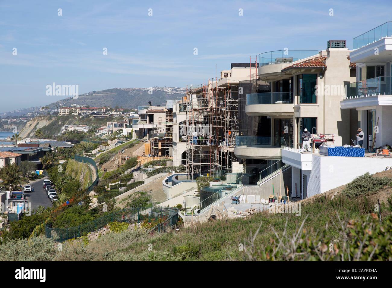 Nuova costruzione di case di lusso lungo Strands Beach a Dana Point, Orange County, California Foto Stock