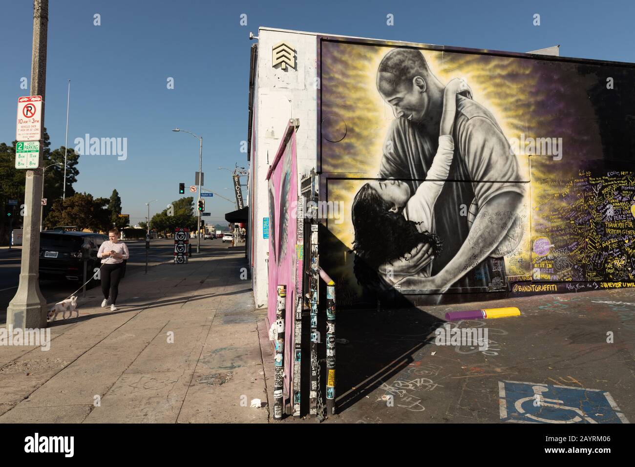 Kobe e Gigi Bryants murales su Melrose Ave, LA Foto Stock