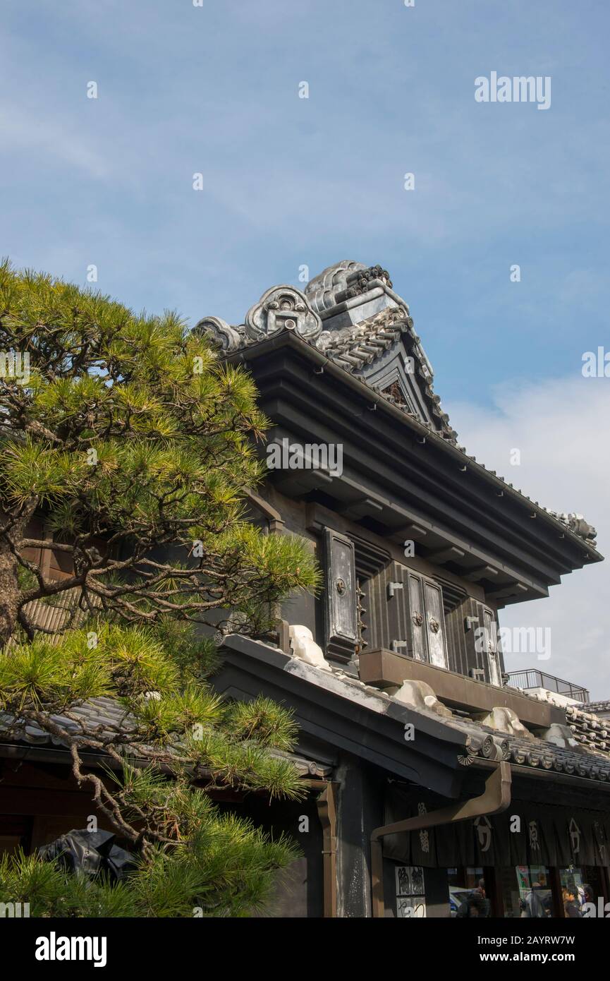 Dettaglio di un vecchio magazzino nel distretto di magazzino di Kawagoe vicino a Tokyo, Giappone. Foto Stock