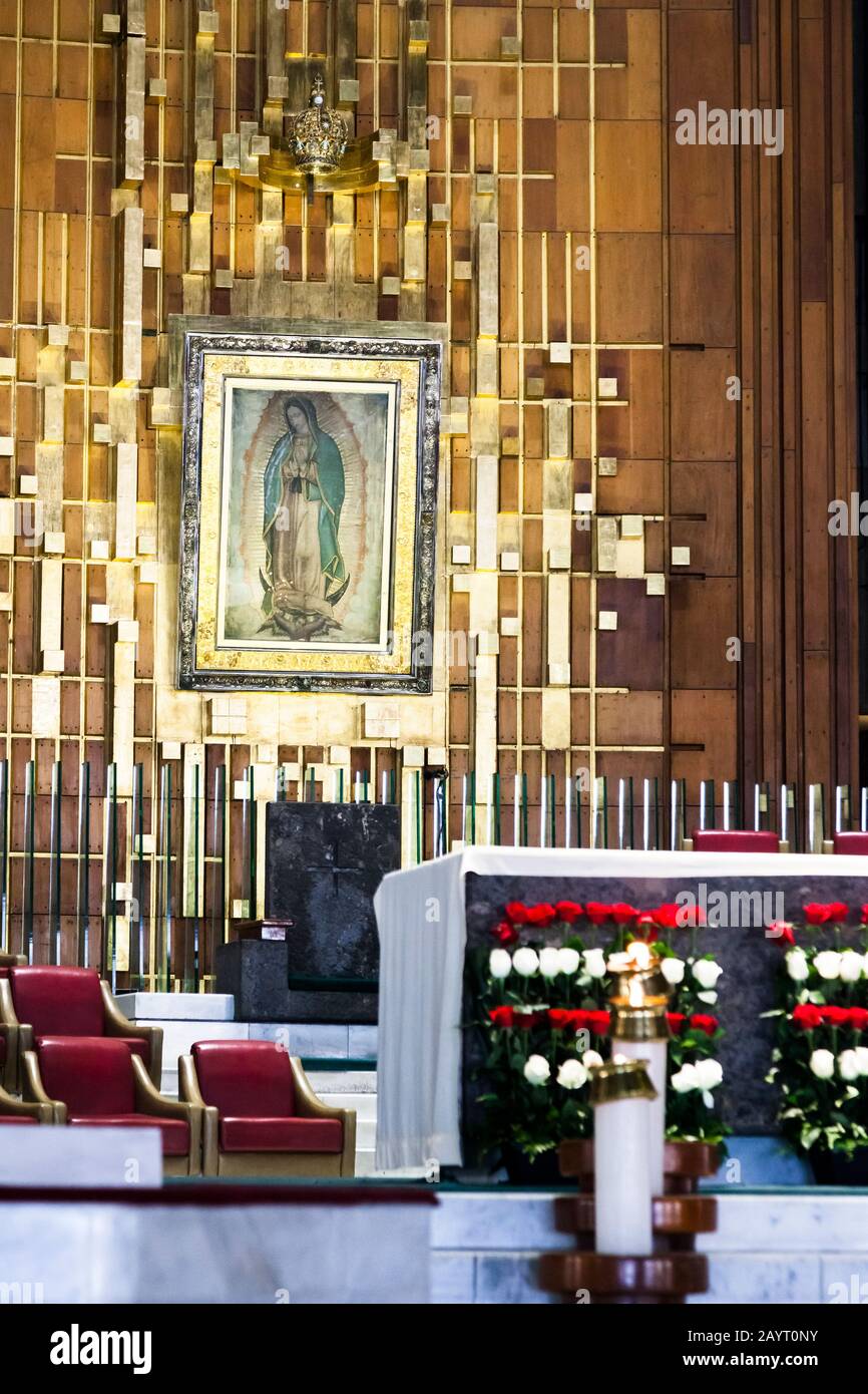 Il mantello di Diego, la nuova Basilica Di Nostra Signora di Guadalupe, conosciuta come la chiesa miracolosa con il mantello di Diegos, Città del Messico, Messico, America Centrale Foto Stock