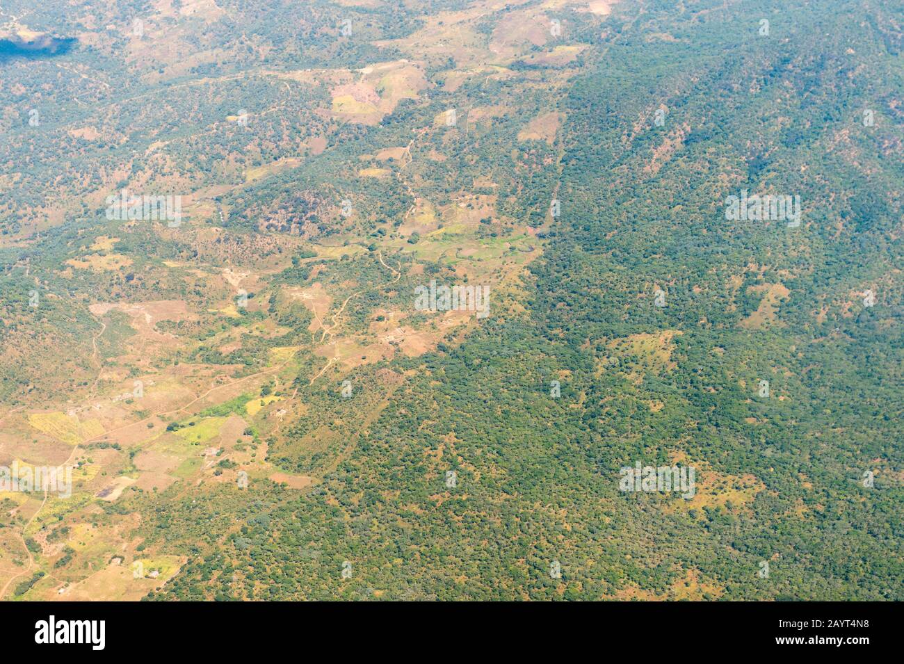 Veduta aerea dell'Altopiano di Nyika e del confine del Parco Nazionale di Nyika nel Malawi. Foto Stock