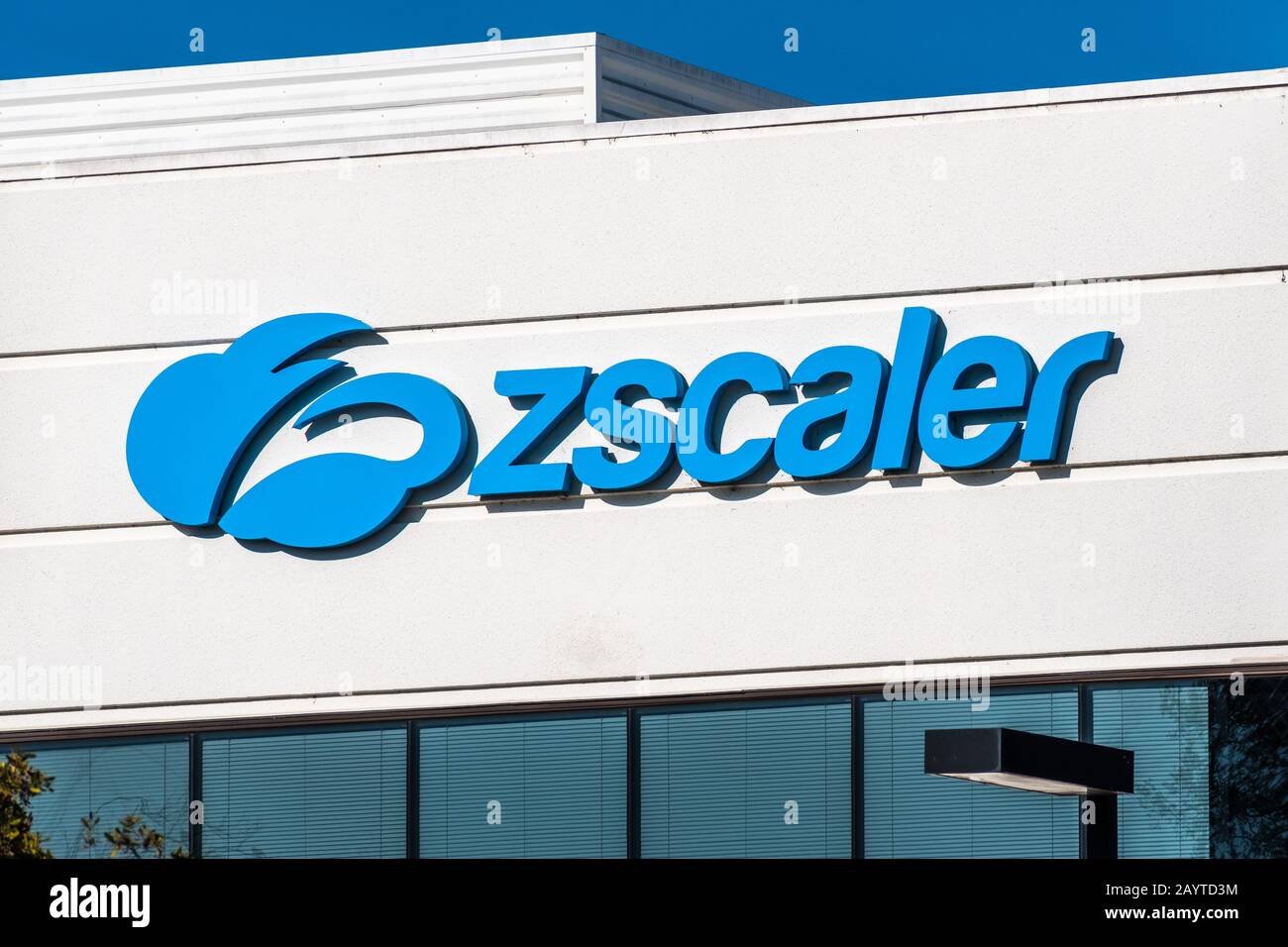 14 febbraio 2020 San Jose / CA / USA - primo piano del logo Zscaler presso la loro sede centrale nella Silicon Valley; Zscaler Inc è un'informazione globale basata su cloud Foto Stock