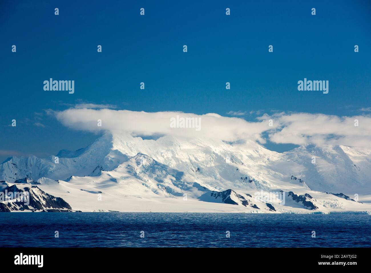 Scenario antartico sulla penisola Antartica vicino all'isola di Deception. Foto Stock
