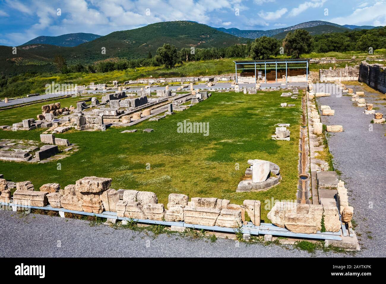 Rovine dell'antico Messene in Grecia costruito sulle rovine di Ithome, un'antica città originariamente dei Greci Achaei. Gran parte di esso è stato scavato Foto Stock