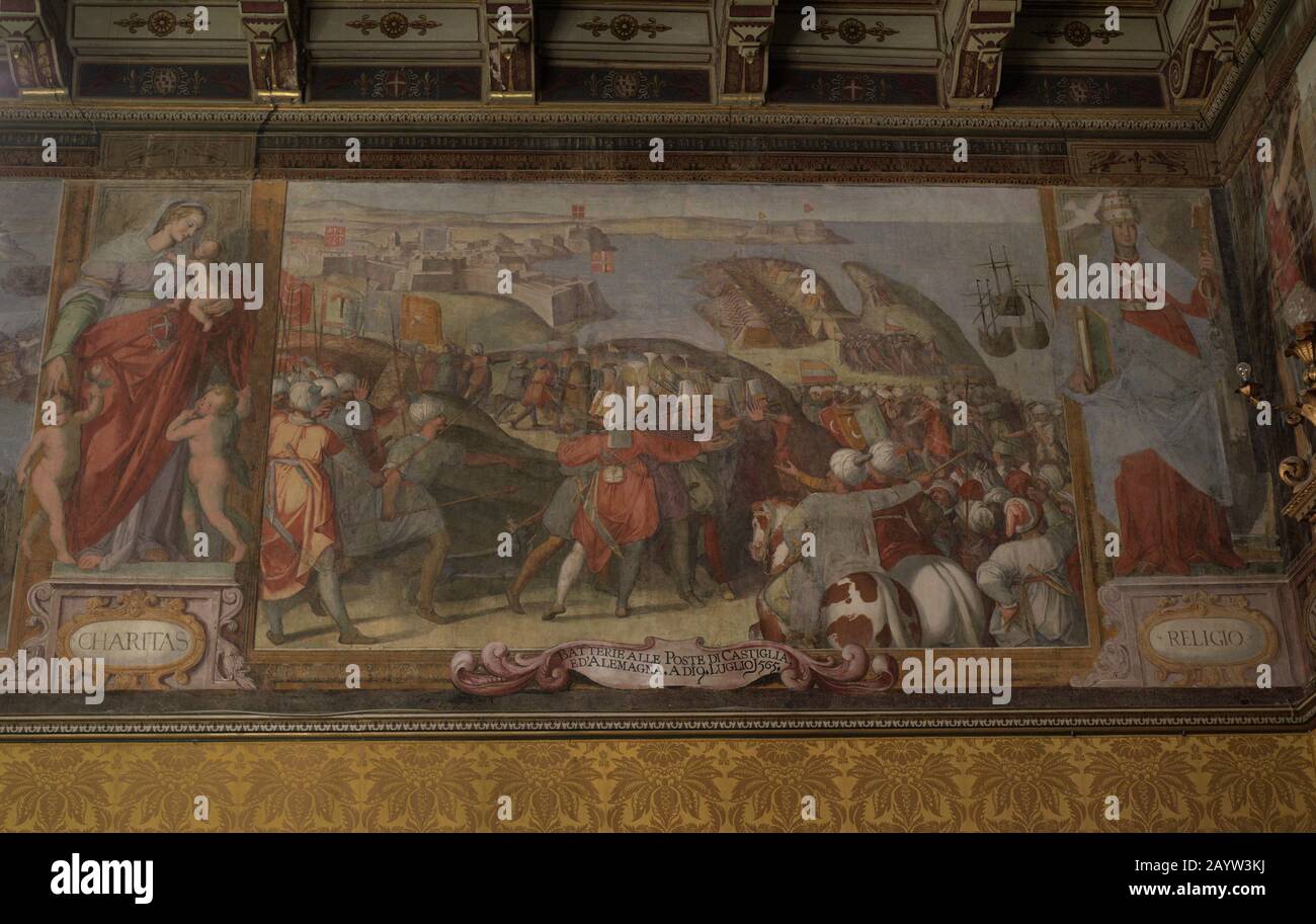 Palacio Del Gran Maestre. Construído entre los siglos XVI y XVIII, rue la residencia del Gran Maestre de la Orden de San Juan. Sala del Consejo Supremo, con affreschi di Matteo Perez de Aleccio (1547-1628) con la representación del Gran Sitio de Malta por el Imperio Otomano en 1565. Asedio de los turcos en el mes de julio de 1565 ante la resistencia de las baterías de cañones de las tropas españolas. Detalle de los affreschi. La Valeta. Malta. Foto Stock