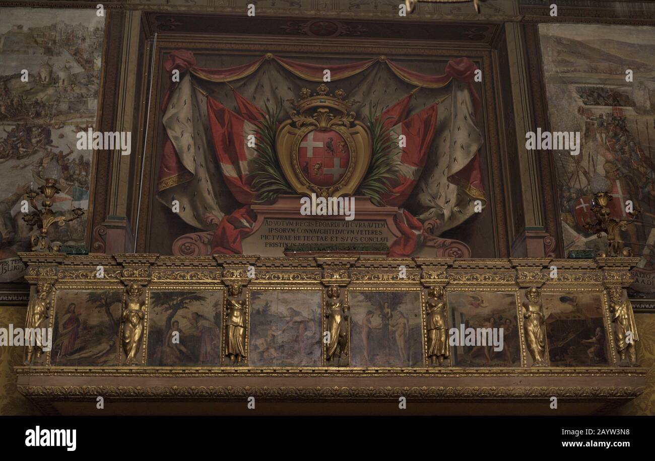 Palacio Del Gran Maestre. Construído entre los siglos XVI y XVIII, rue la residencia del Gran Maestre de la Orden de San Juan. Sala del Consejo Supremo, con affreschi di Matteo Perez de Aleccio (1547-1628) con la representación del Gran Sitio de Malta por el Imperio Otomano en 1565. Detalle de los affreschi. La Valeta. Malta. Foto Stock