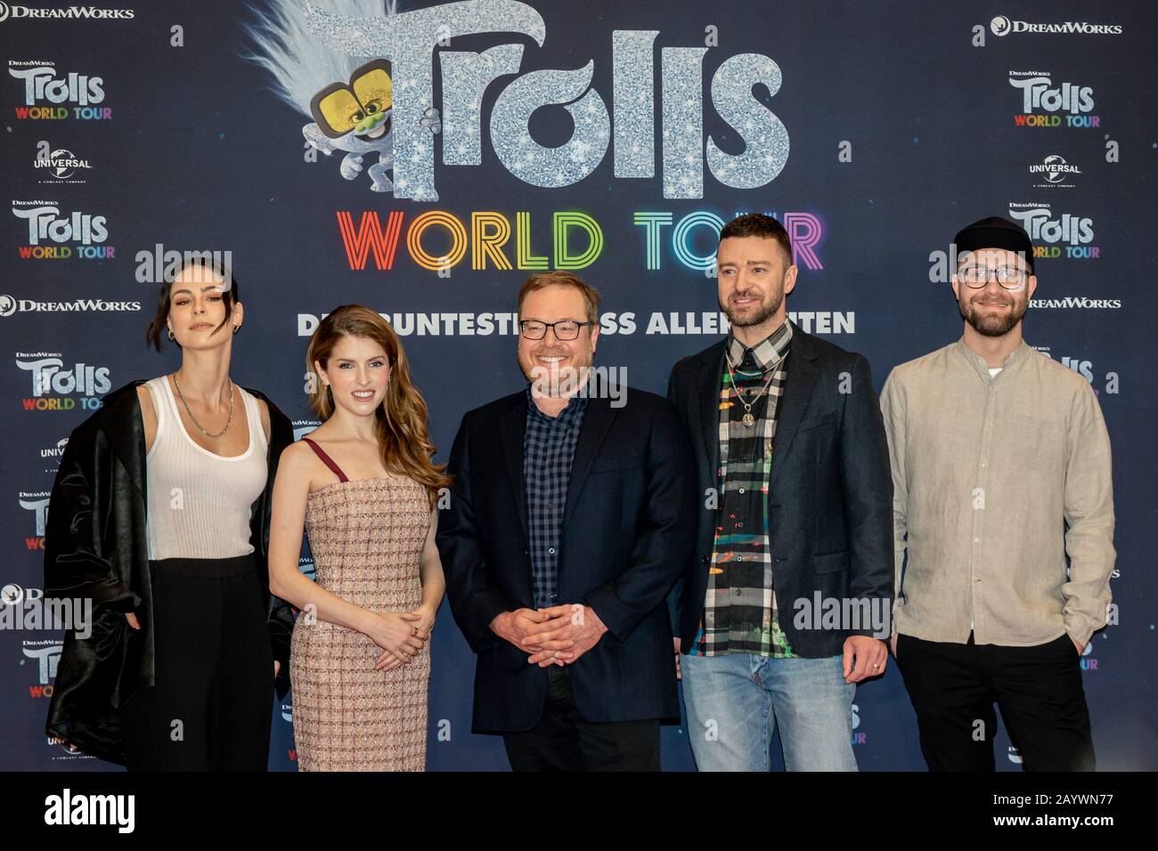 17.02.2020, foto di gruppo con Lena Meyer-Landrut (lr), Anna Kendrick, Walt Dohrn, Justin Timberlake e Mark Forster alla fotocellula per il film Trolls World Tour presso il Waldorf Astoria Hotel di Berlino. Il nuovo film animato di DreamWorks Animation, distribuito da Universal Pictures International Germany, sarà lanciato a livello nazionale il 23 aprile 2020 nei cinema tedeschi. | utilizzo in tutto il mondo Foto Stock