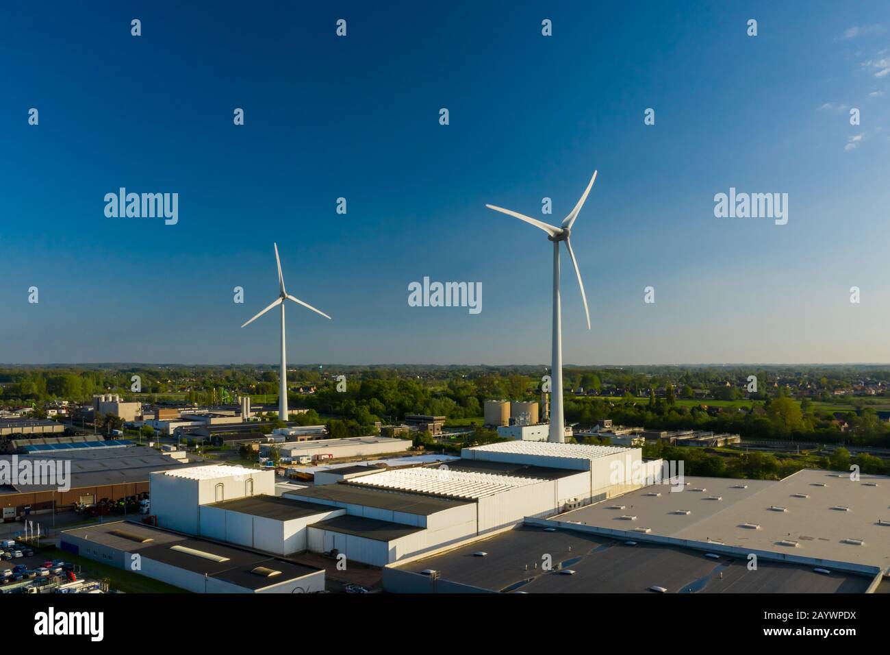 Turbine eoliche in un'area industriale di Dendermonde, Belgio Foto Stock