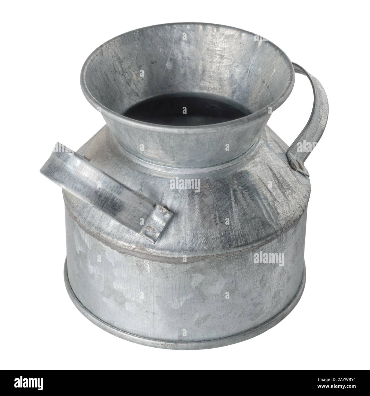 Oggetti isolati: Vaso rustico vuoto in metallo zincato su sfondo bianco Foto Stock