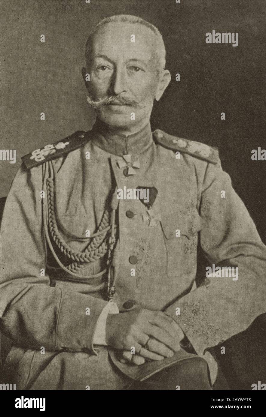 Il generale Aleksei Alekseyevich Brusilov 1853-1926 fu comandante dell'esercito imperiale russo durante la prima guerra mondiale e responsabile dell'Offensiva di Brusilov nel 1916, che portò alla distruzione dell'esercito austro-ungarico durante l'offensiva. In seguito si unì ai bolscevichi e aiutò a formare l'Armata Rossa. Foto Stock