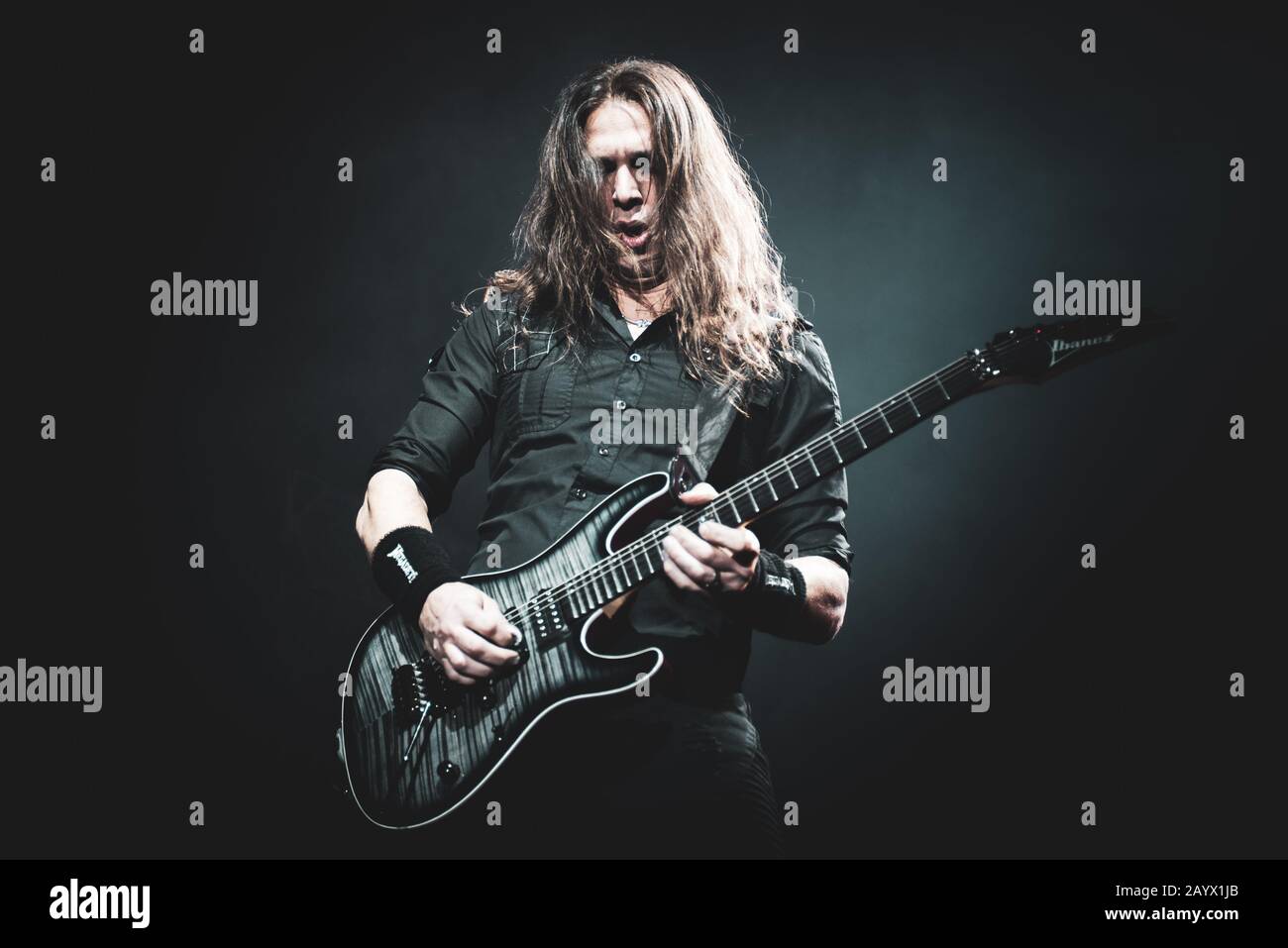 Alcatraz, MILANO, ITALIA - 2020/02/16: Kiko Loureiro della band americana Megadeth si esibisce dal vivo presso il club di Alcatraz di Milano, con l'apertura di Cinque Finger Death Punch (5FDP) Foto Stock