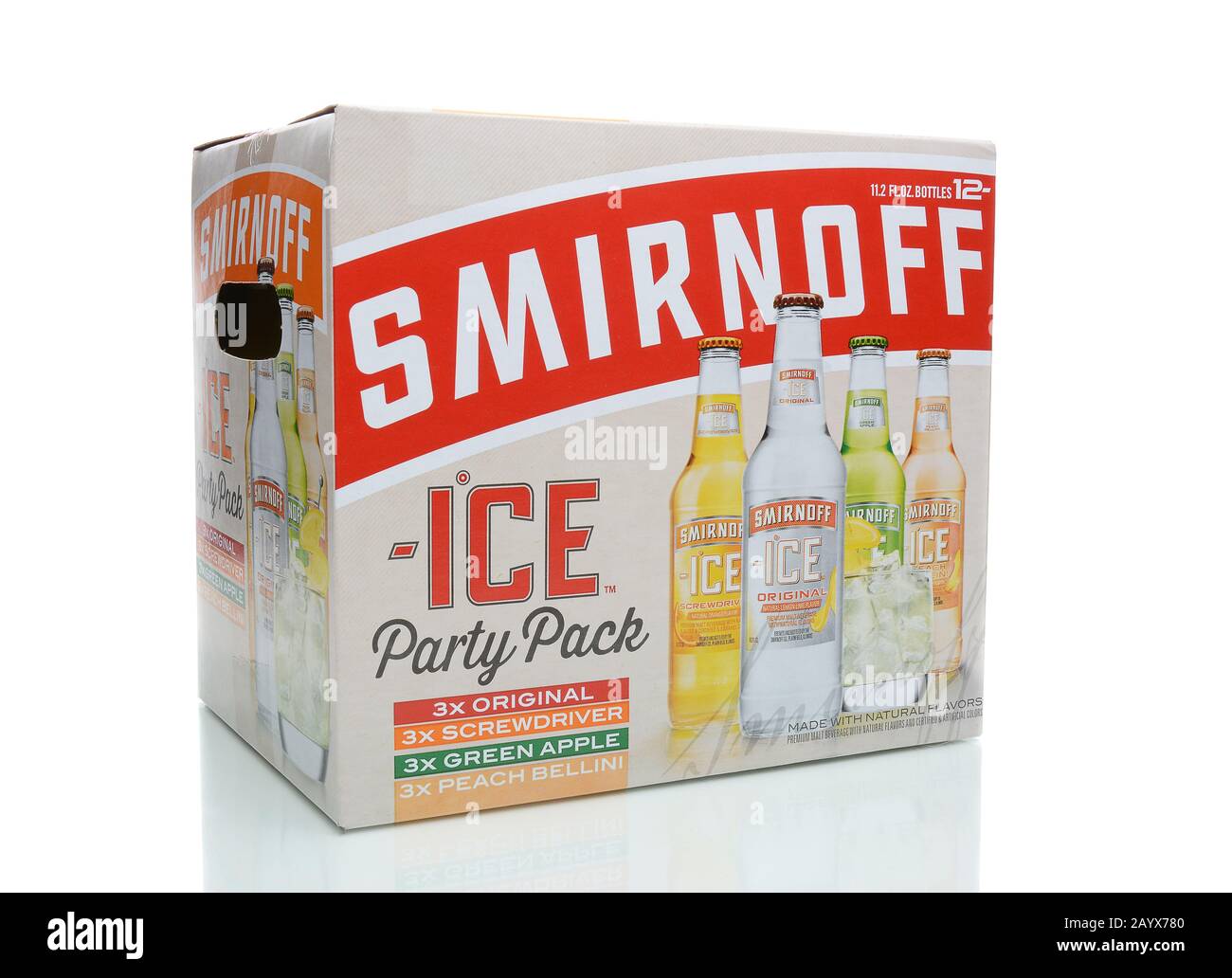 Irvine, CA - 4 GENNAIO 2018: Pacchetto per il ghiaccio Smirnoff. L'Originale bevanda Malt Premium Flavoured con un gusto piacevolmente fresco e agrumato. Foto Stock