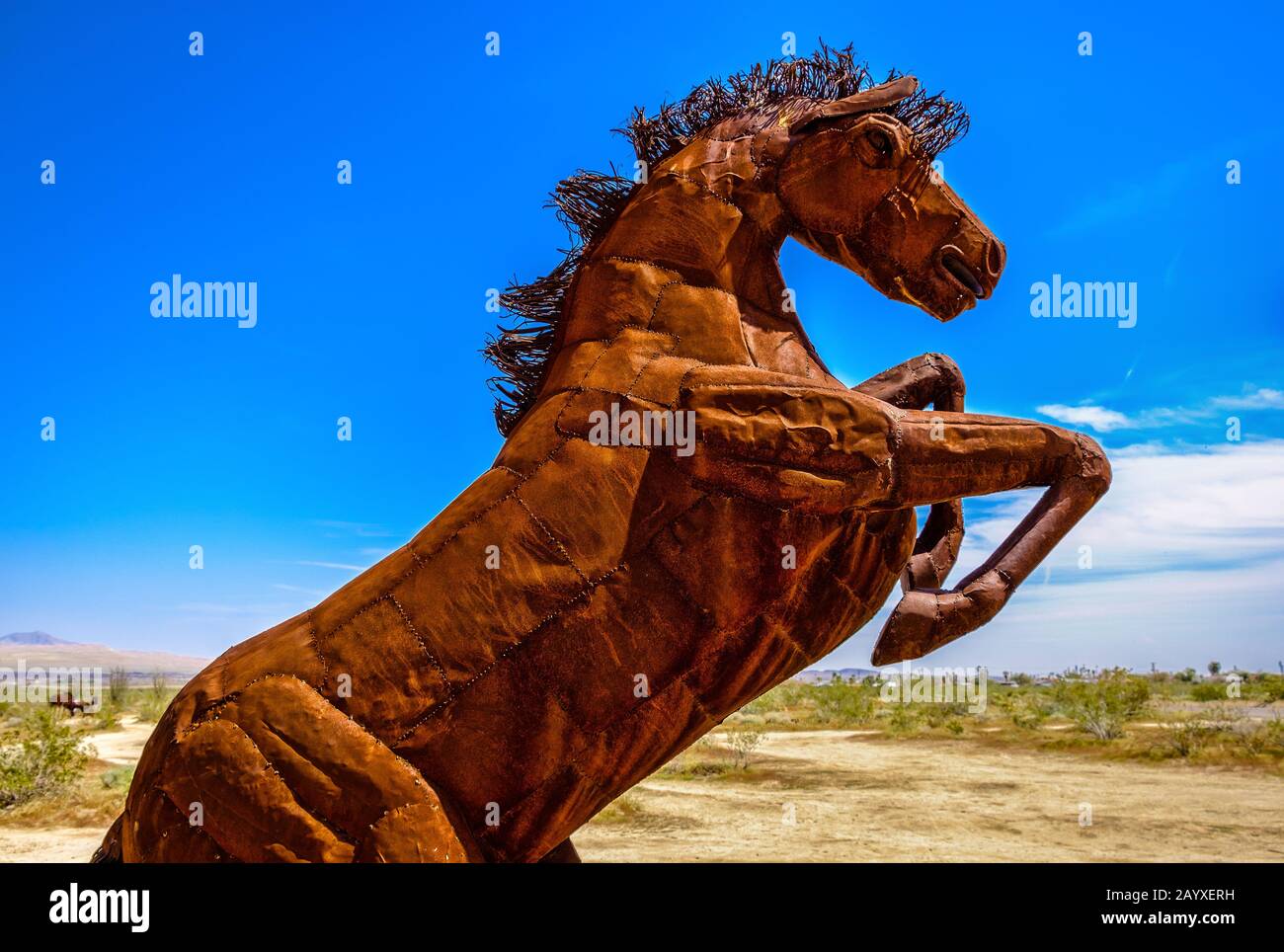 California, USA, marzo 2019, scultura di cavallo metallico dell'artista Ricardo Breceda nel Parco Statale del deserto di Anza-Borrego Foto Stock