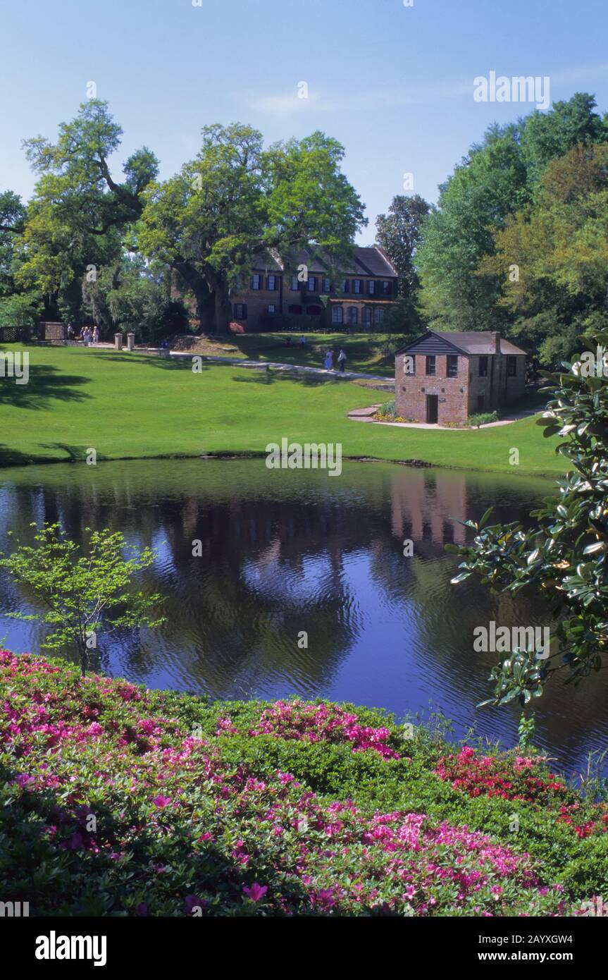 Vista della locanda e del fiume Ashley nel giardino del Middleton Place Plantation vicino Charleston in Carolina del Sud, Stati Uniti. Foto Stock