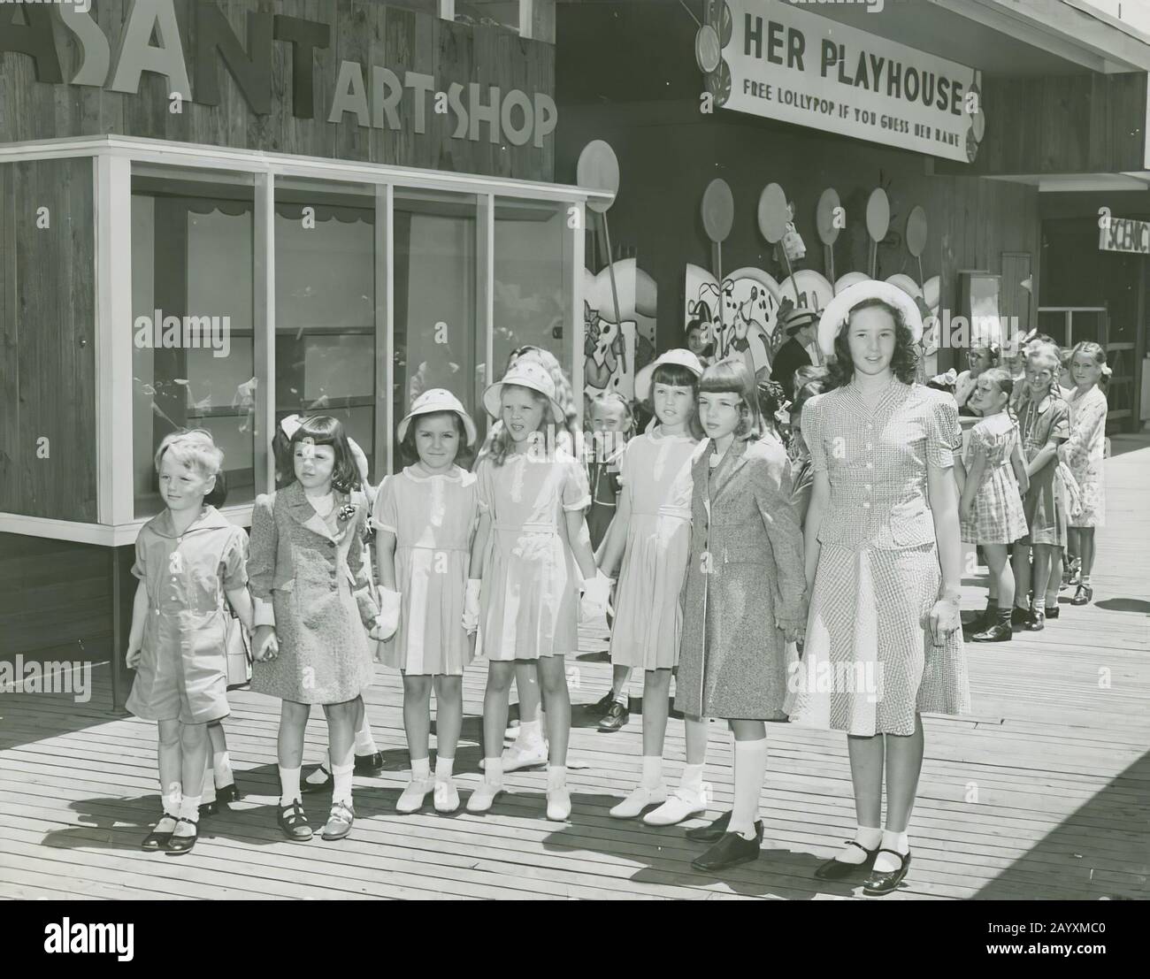 Giorni speciali - giorno dei bambini - Gruppo al tempio di Shirley Playhouse 1935 - 1945 Foto Stock