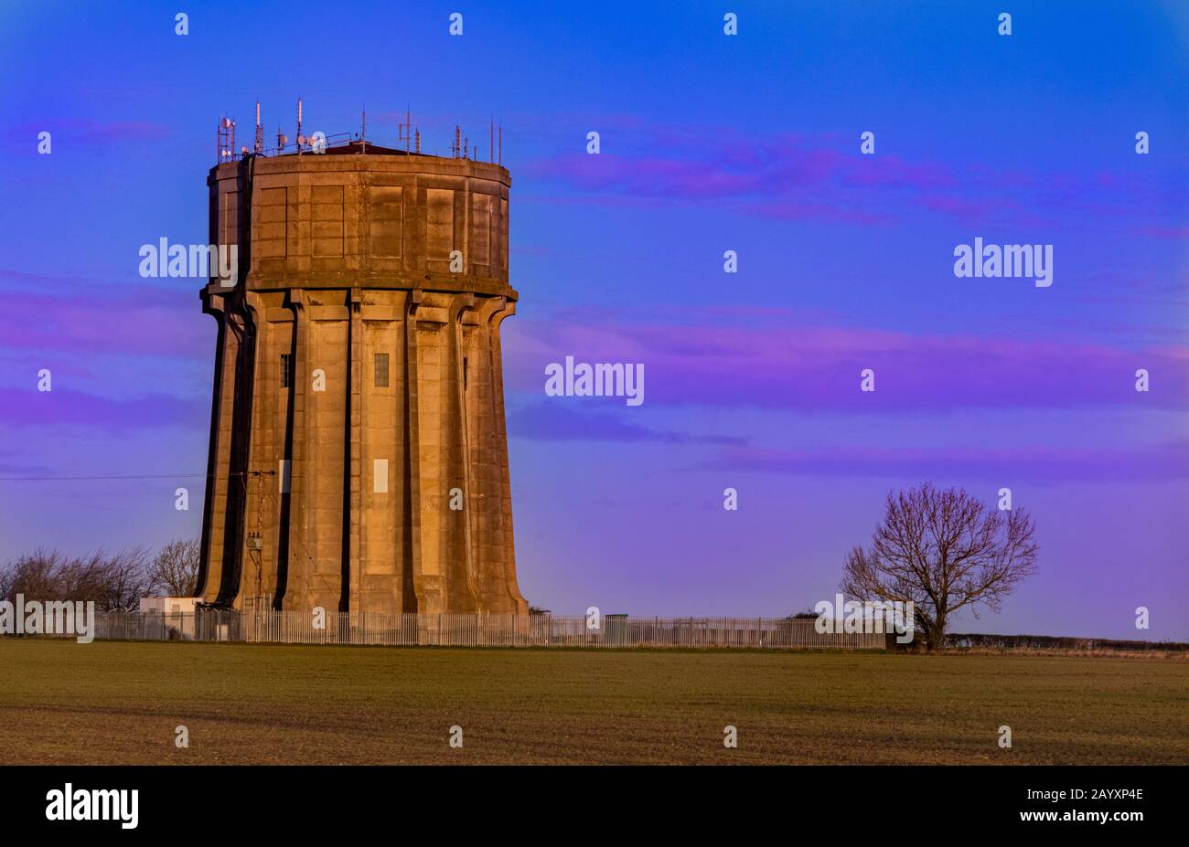 Mepperway Water Tower, Bedfordshire, Inghilterra, Al Mattino Presto Febbraio 2020 Foto Stock