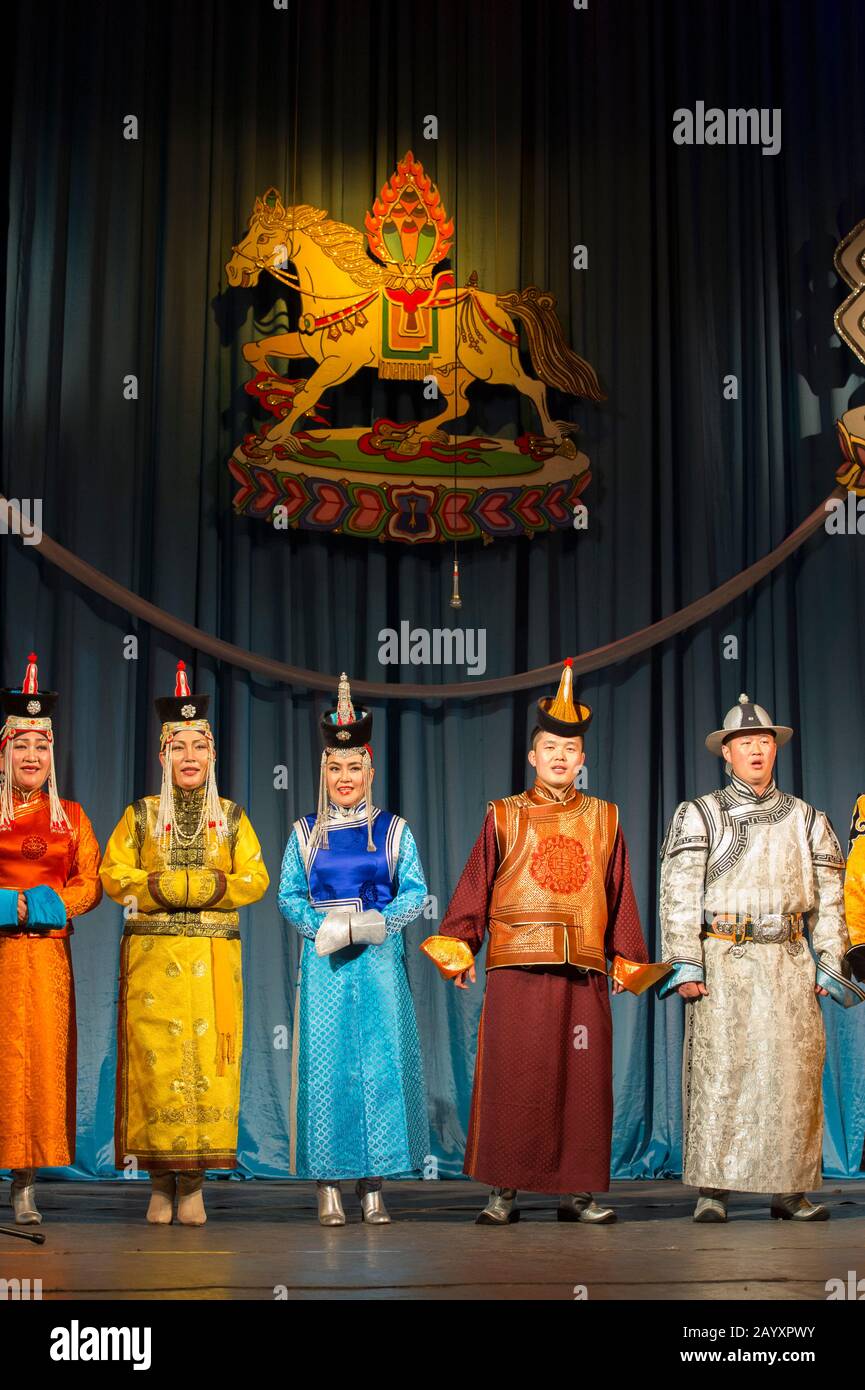Spettacolo Culturale Di Long Song Al Teatro Nazionale Accademico Drama, Ulaanbaatar, Mongolia. Foto Stock
