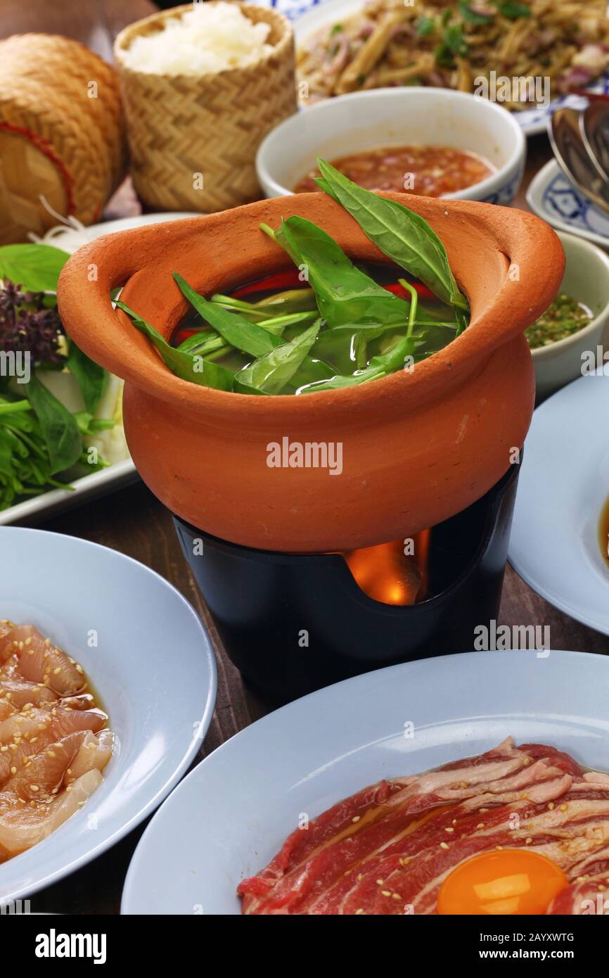 Chim chum, Thai Isan tradizionale pentola calda sana Foto Stock