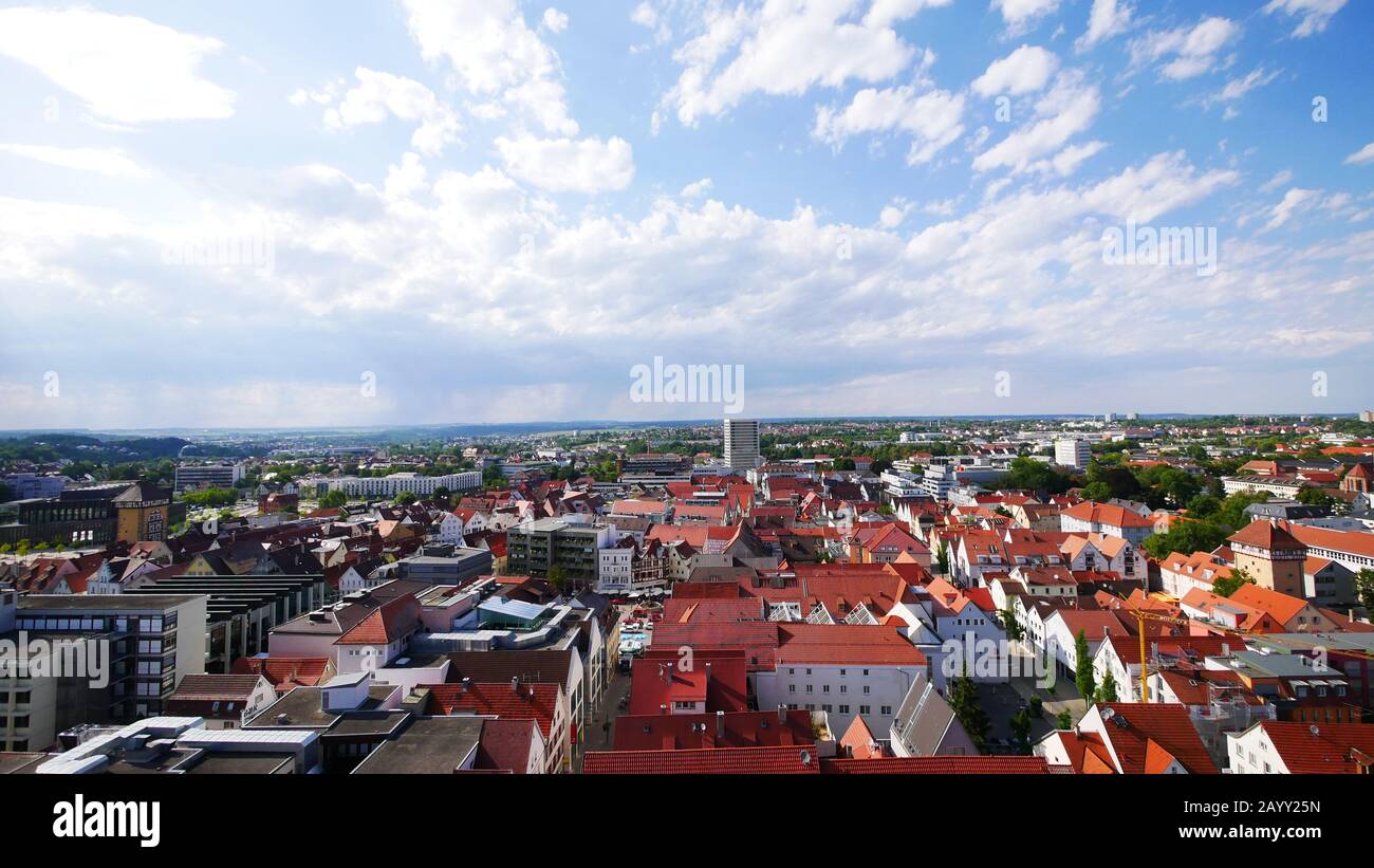 Reutlingen, Germania: Panorama sulla città, con la sala concerti (Stadthalle), Tübinger Tor, Stuttgarter Tor, Market Place e Gartentor in vista Foto Stock