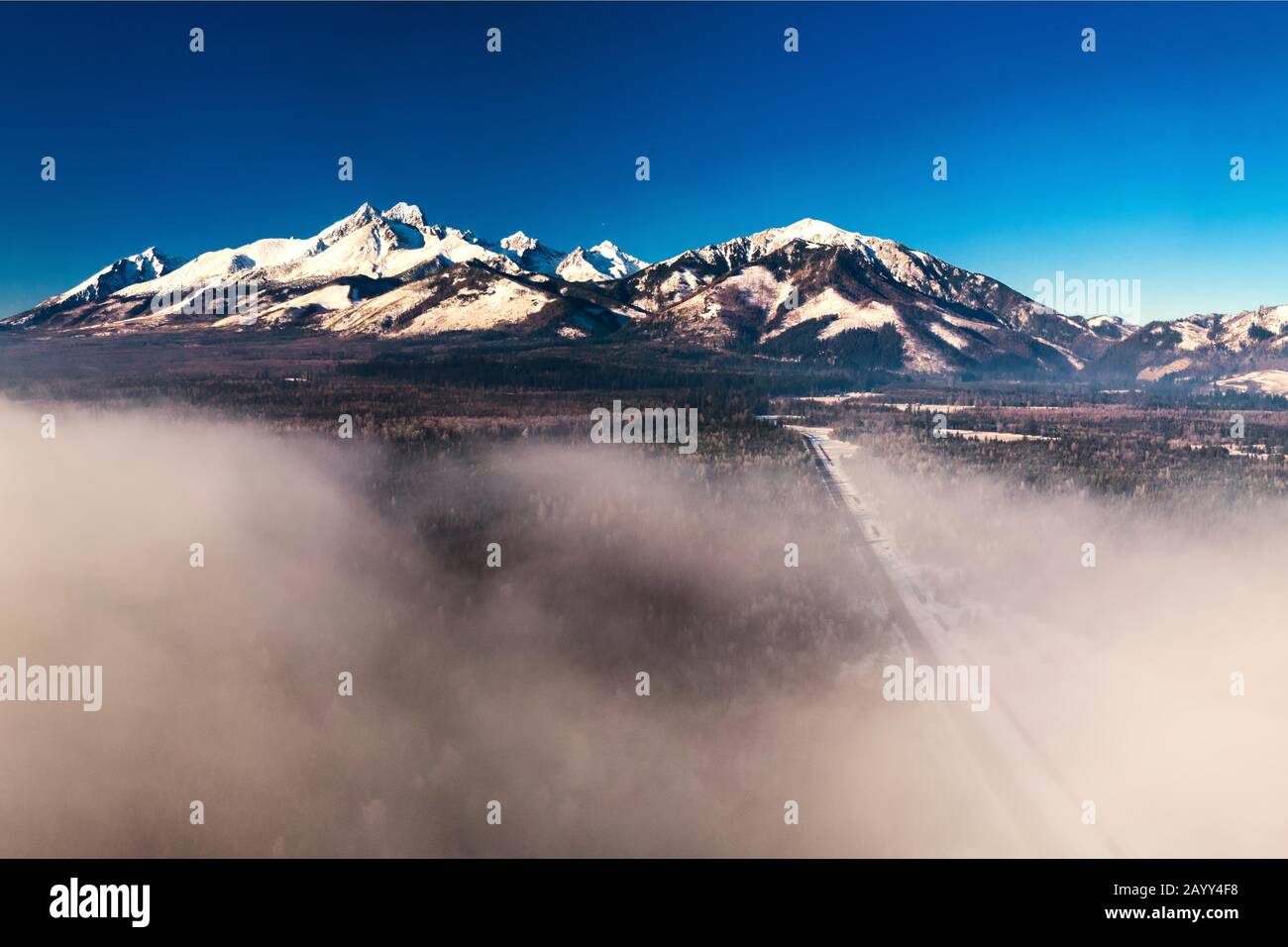 Alto panorama dei tatra in inverno, Slovacchia, Europa. Foto Stock