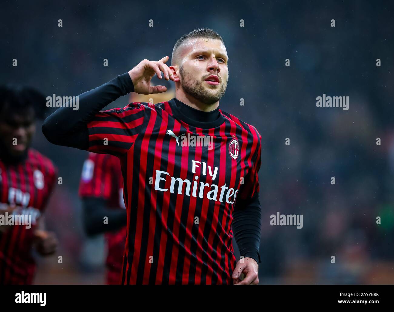 Milano, Italia, 17 Feb 2020, ante rebic di AC milan celebra il traguardo durante la serie a 2019/20 partita tra AC milan vs torino fc allo stadio san siro , milano , italia, il 17 febbraio , 2020 - foto fabrizio carabelli in AC Milan vs Torino - campionato italiano A calcio - Credit: LPS/Fabrizio Carabelli/Alamy Live News Foto Stock