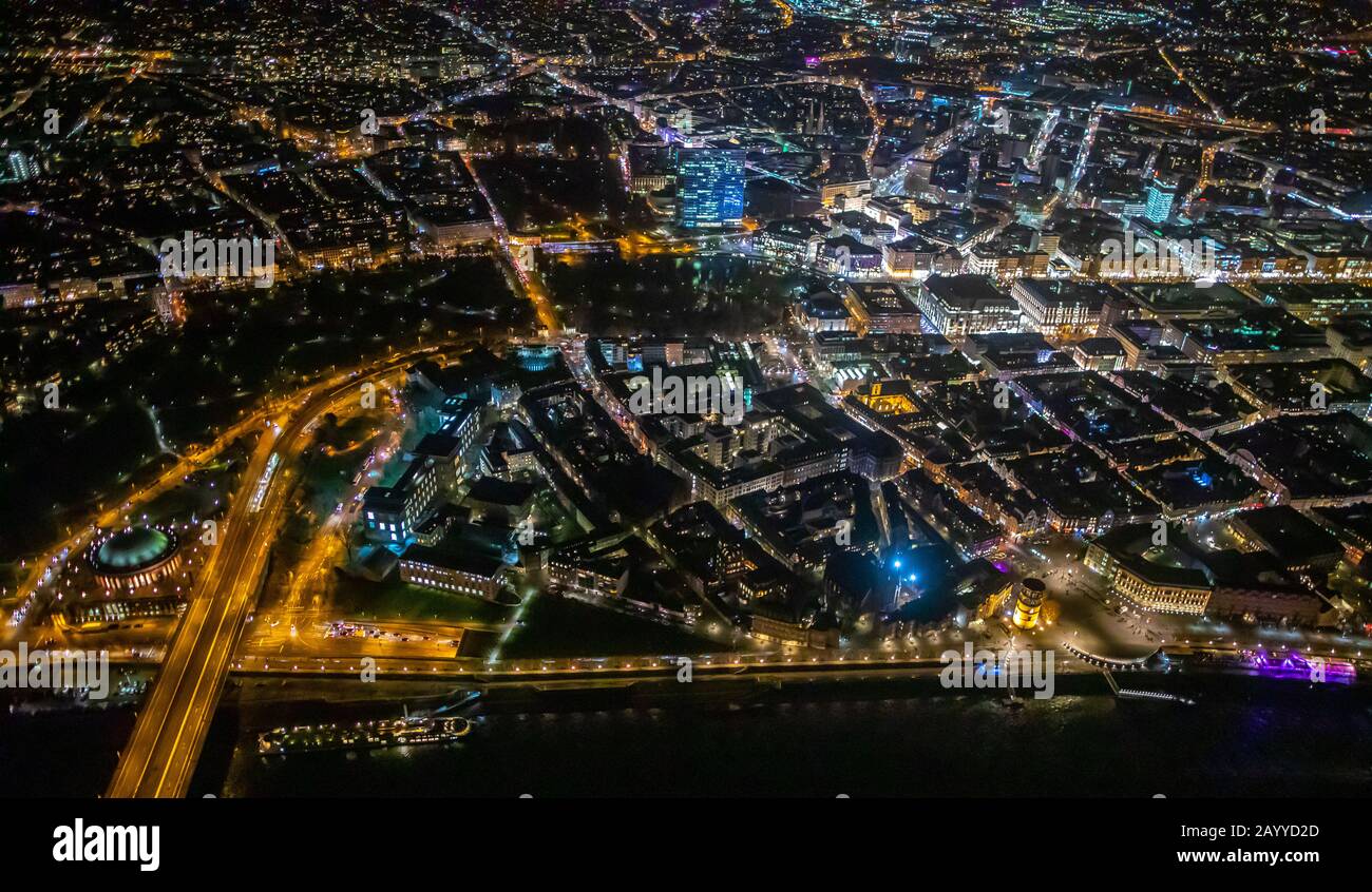 Foto aerea, città vecchia di Düsseldorf sul Reno, foto notturna, distretto 01, Düsseldorf, Renania, Renania Settentrionale-Vestfalia, Germania, Unione europea, Europa, Foto Stock